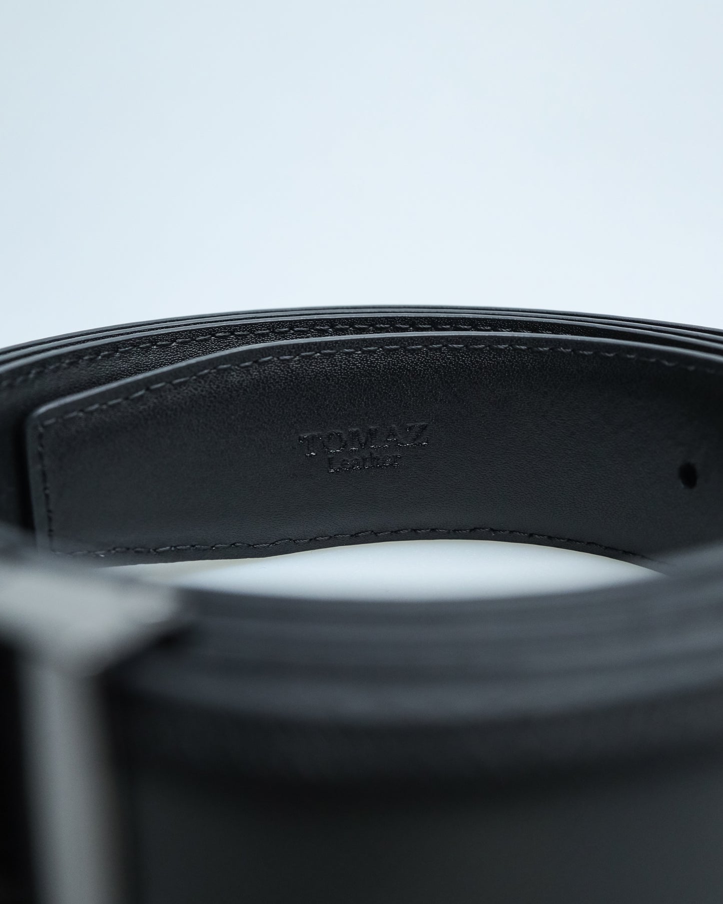 Tomaz AB102 Men's Reversible Leather Belt (Black)