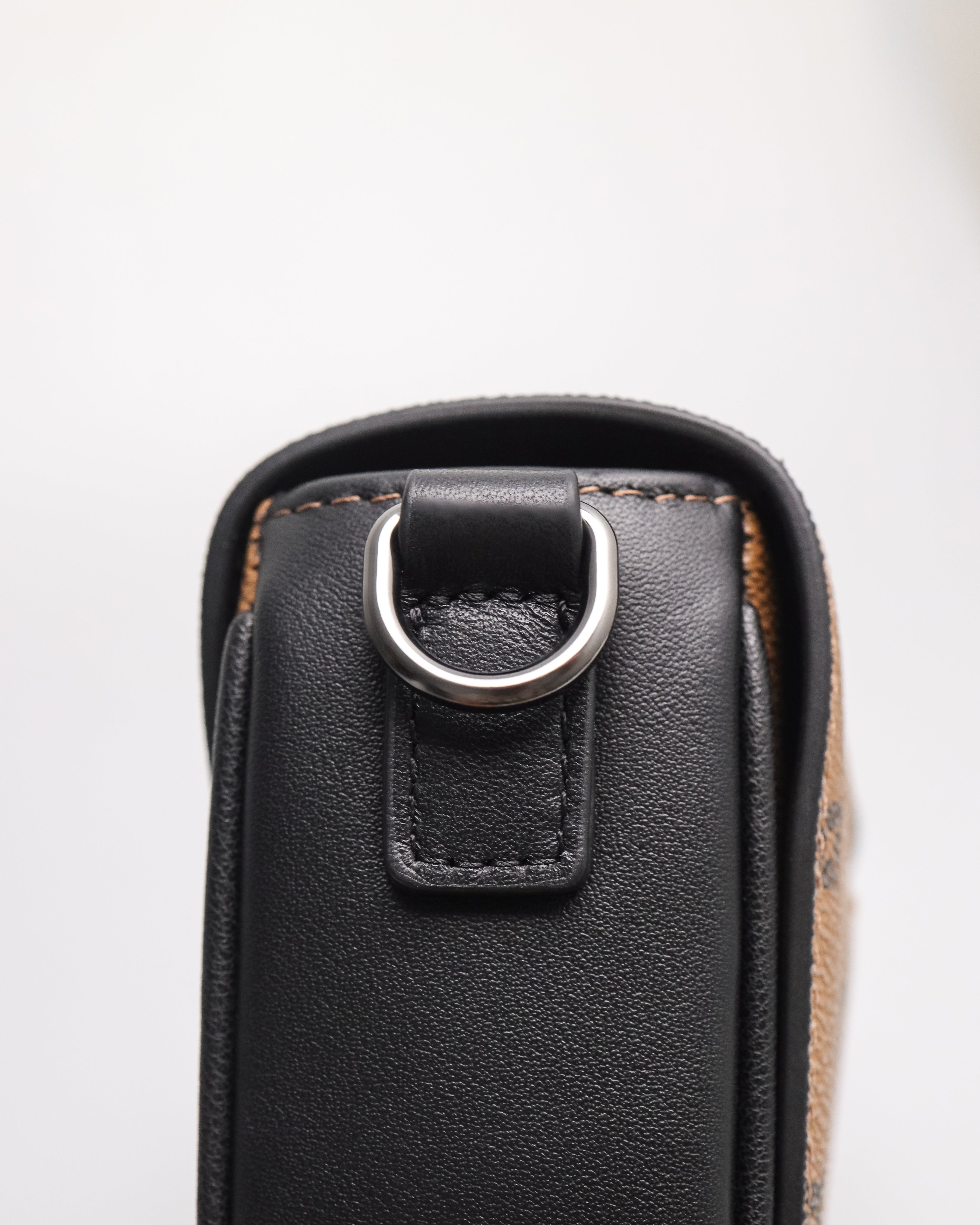 Tomaz NT-TZ438 Men's Monogram Trapeze Elegance Bag