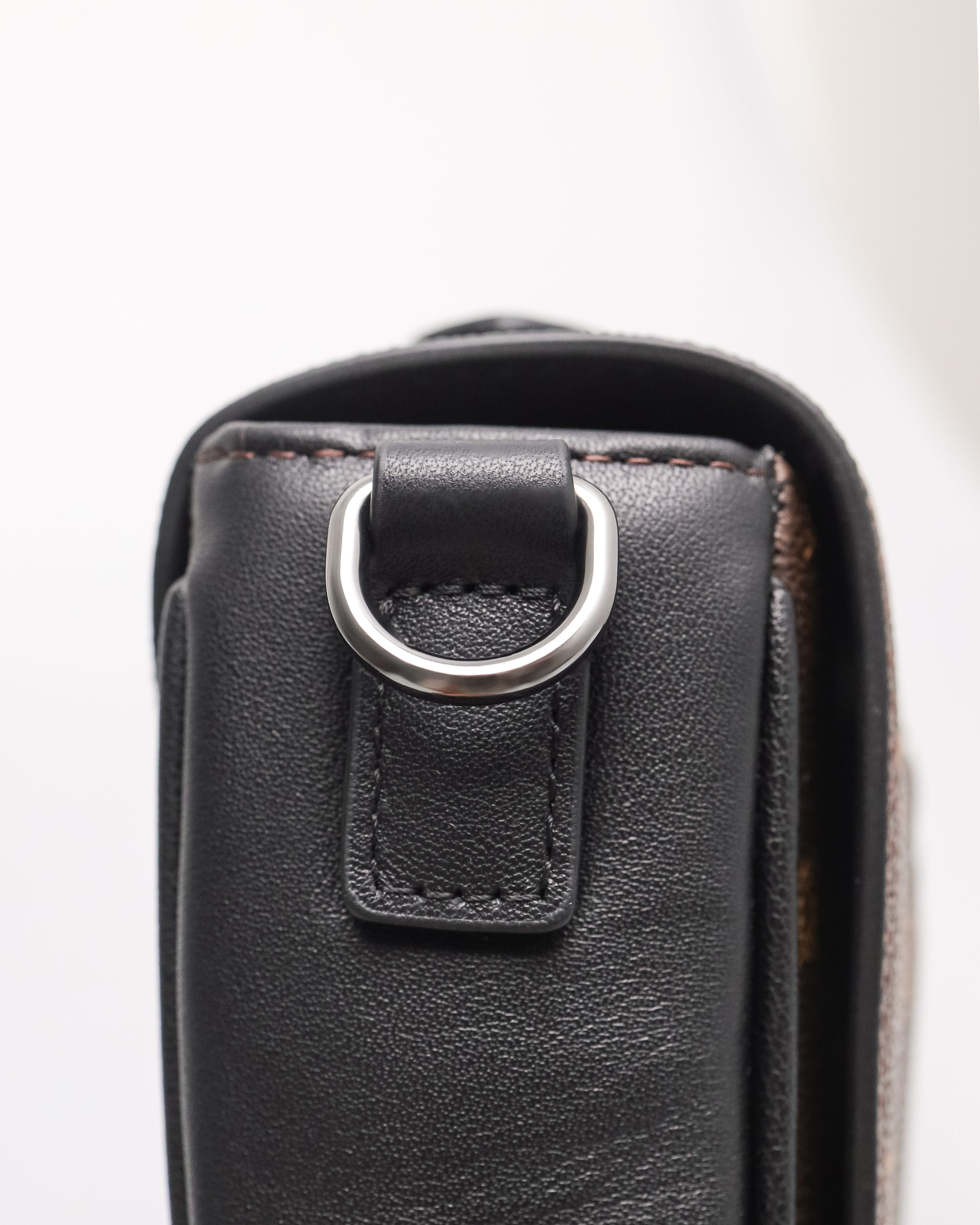 Beg Keanggunan Trapeze Monogram Tomaz NT-TZ437 Lelaki (Coklat/Hitam)