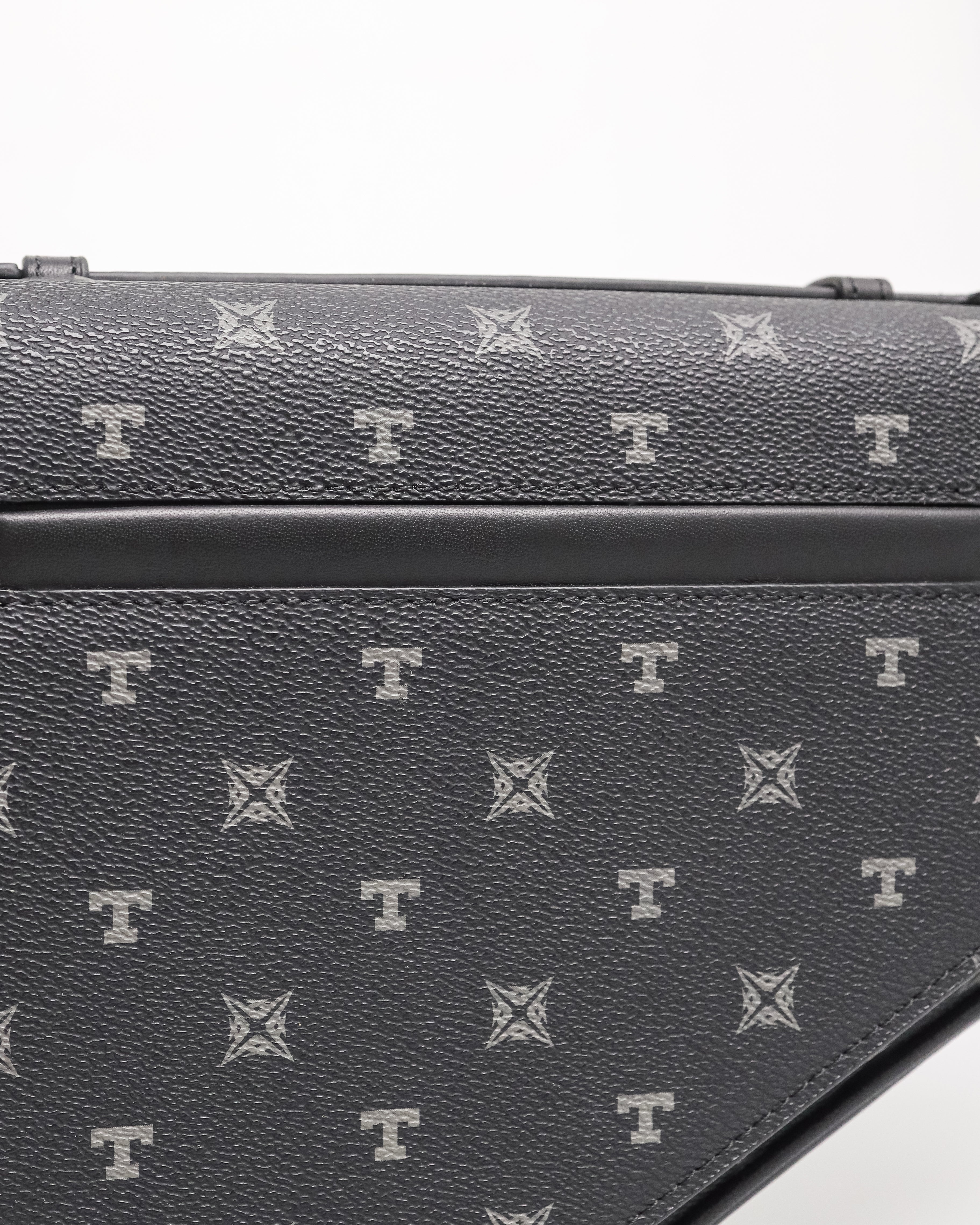 Tomaz NT-TZ436 Men's Monogram Trapeze Elegance Bag
