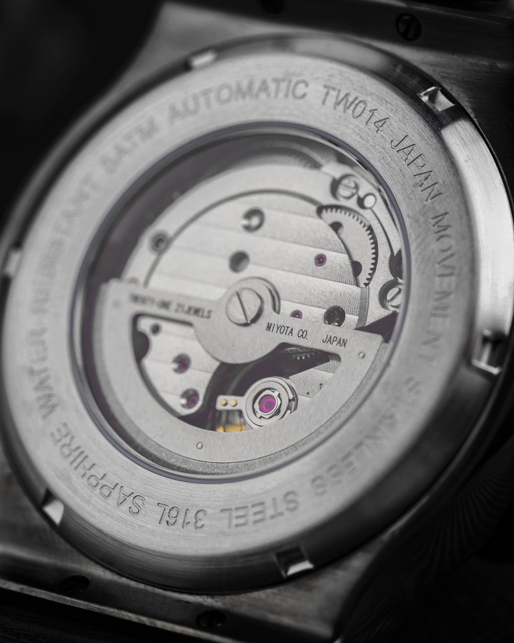 Royale TW014-D5 (Black) with Red Leather Strap