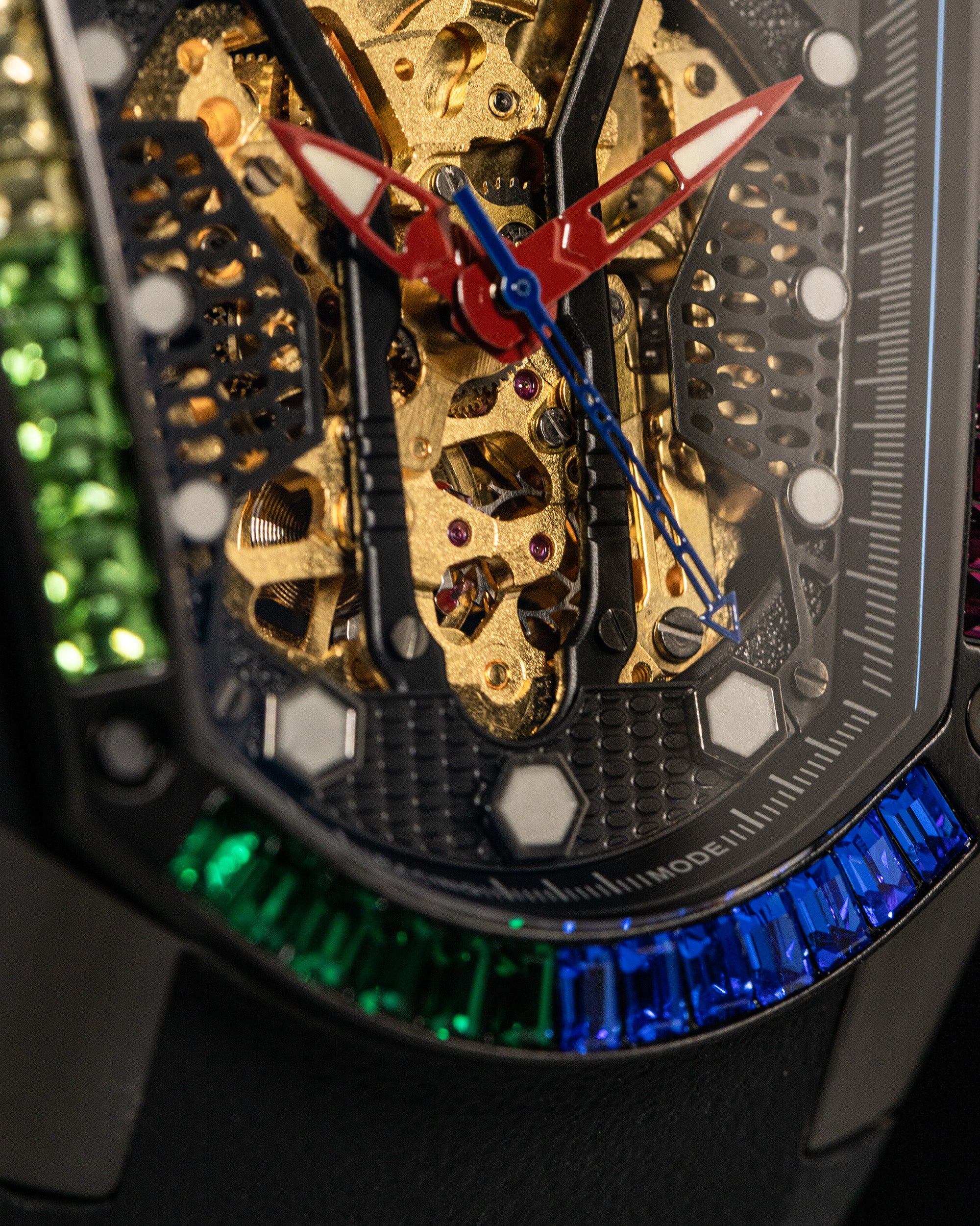 GT Skeleton TW028-D21 (Hitam) dengan Rainbow Swarovski (Tali Getah Hitam)