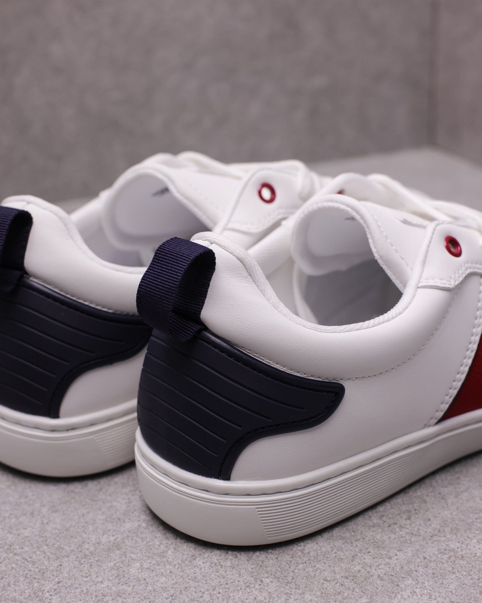 #color_white/red/navy