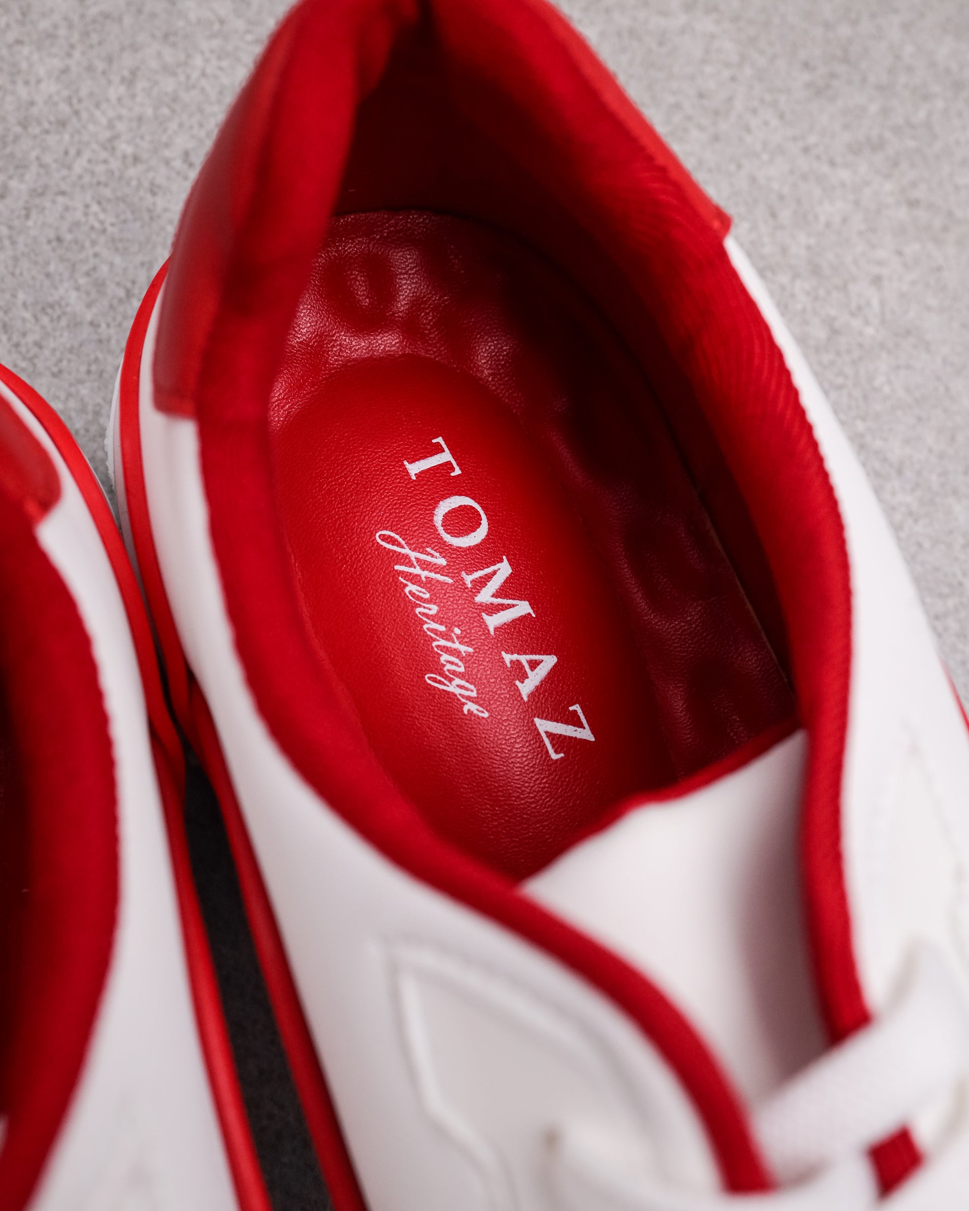 #color_white/red