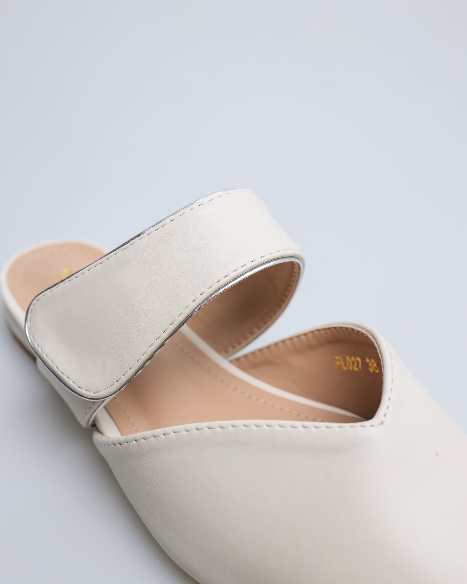 Tomaz FL027 Ladies Pointy Mules (Cream)