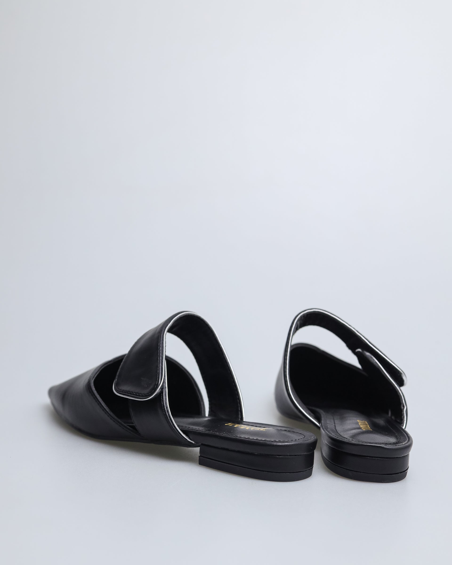 Tomaz FL027 Ladies Pointy Mules (Black)