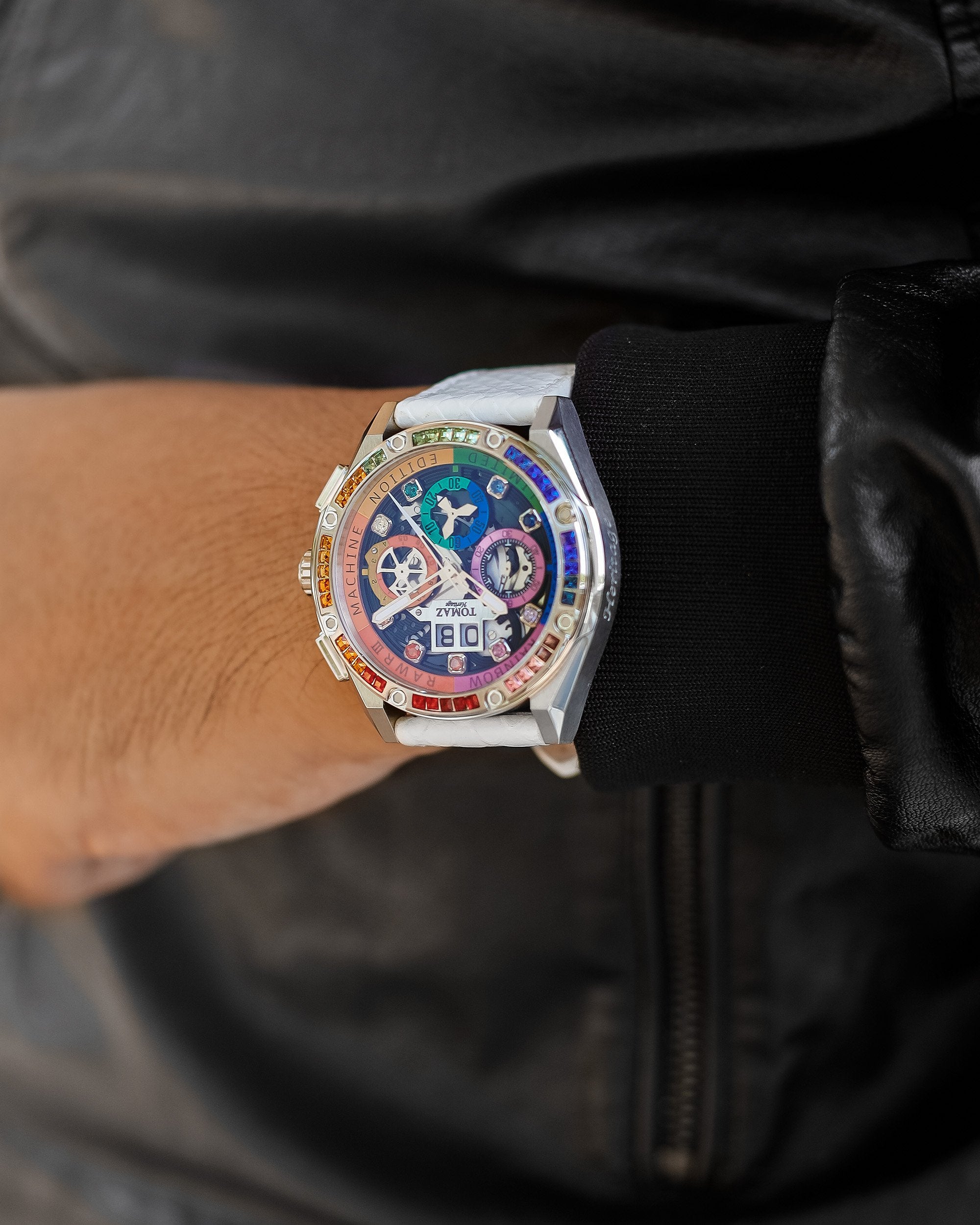 RAWR III TW024I-D3 (Perak) dengan Rainbow Swarovski (Tali Kulit Salmon Putih)