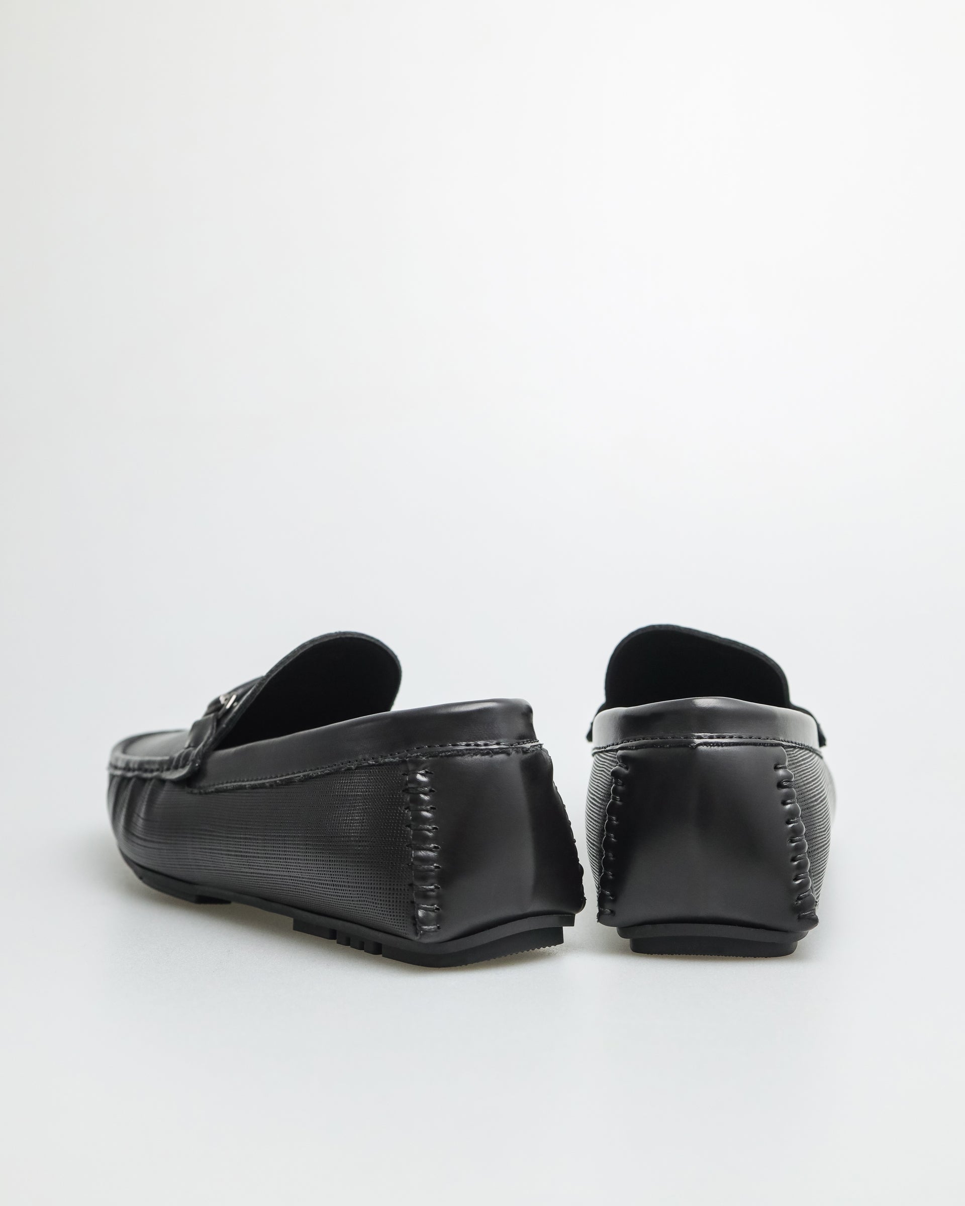 Tomaz C545 Men's Buckle Moccasins (Black)