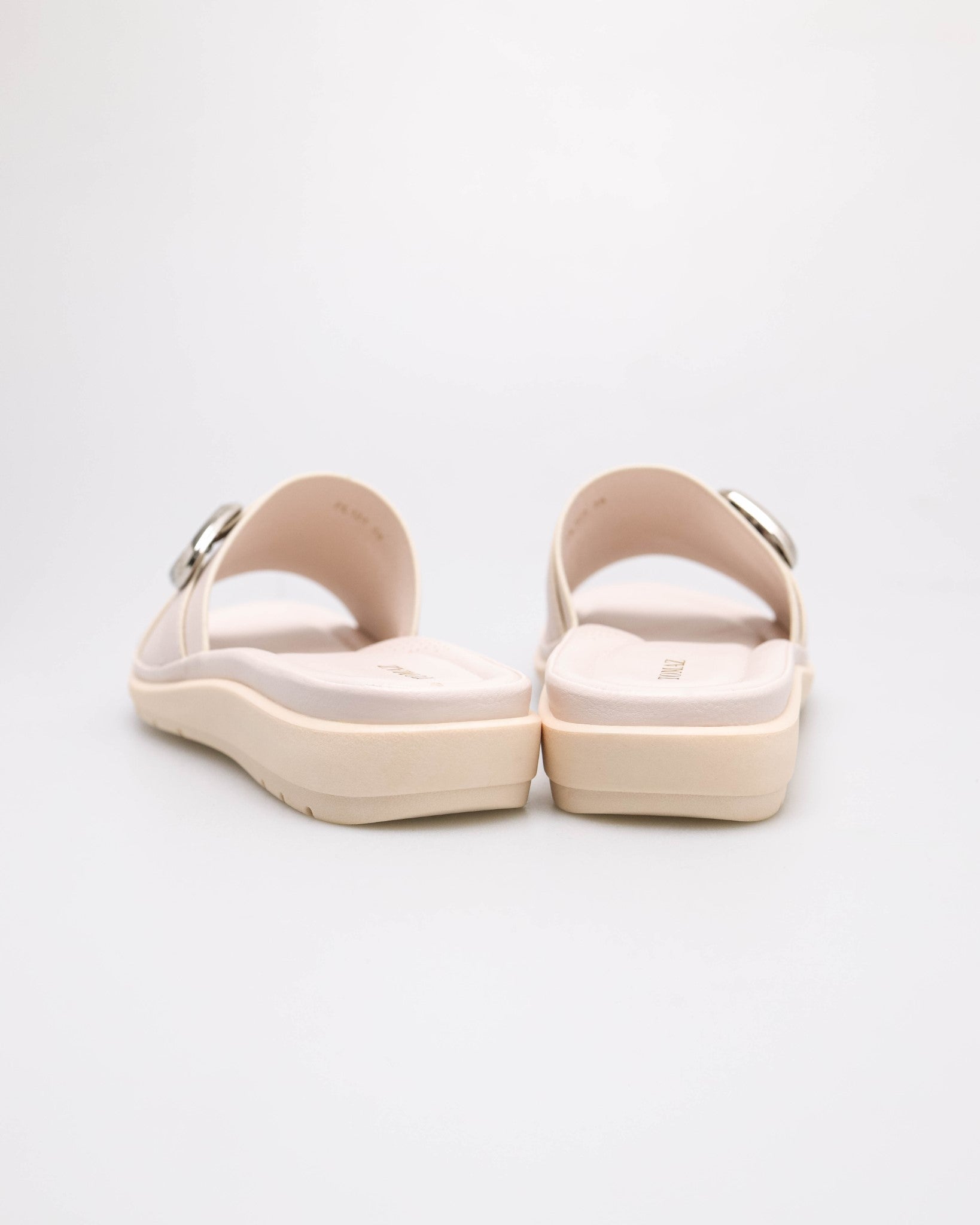 #color_off white