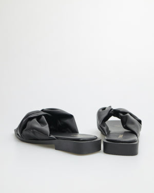 
                  
                    Load image into Gallery viewer, Tomaz YX130 Ladies Folded Strap Flats (Black)
                  
                