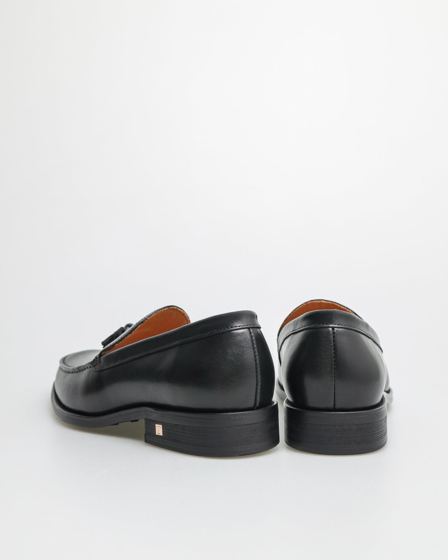 Tomaz F251 Tassel Loafers (Black)