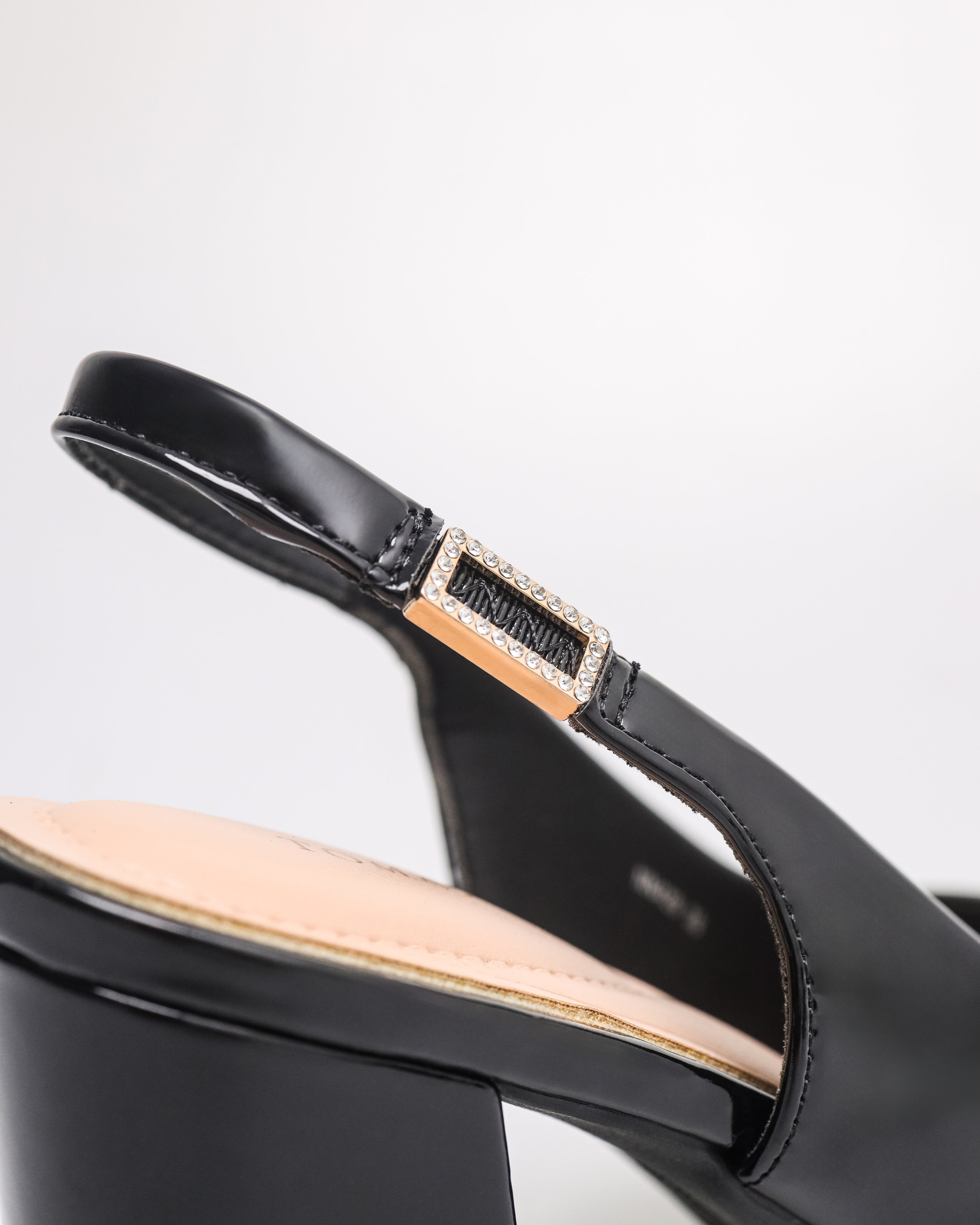 Tomaz NN439 Ladies Pointy Slingback Heels (Black)