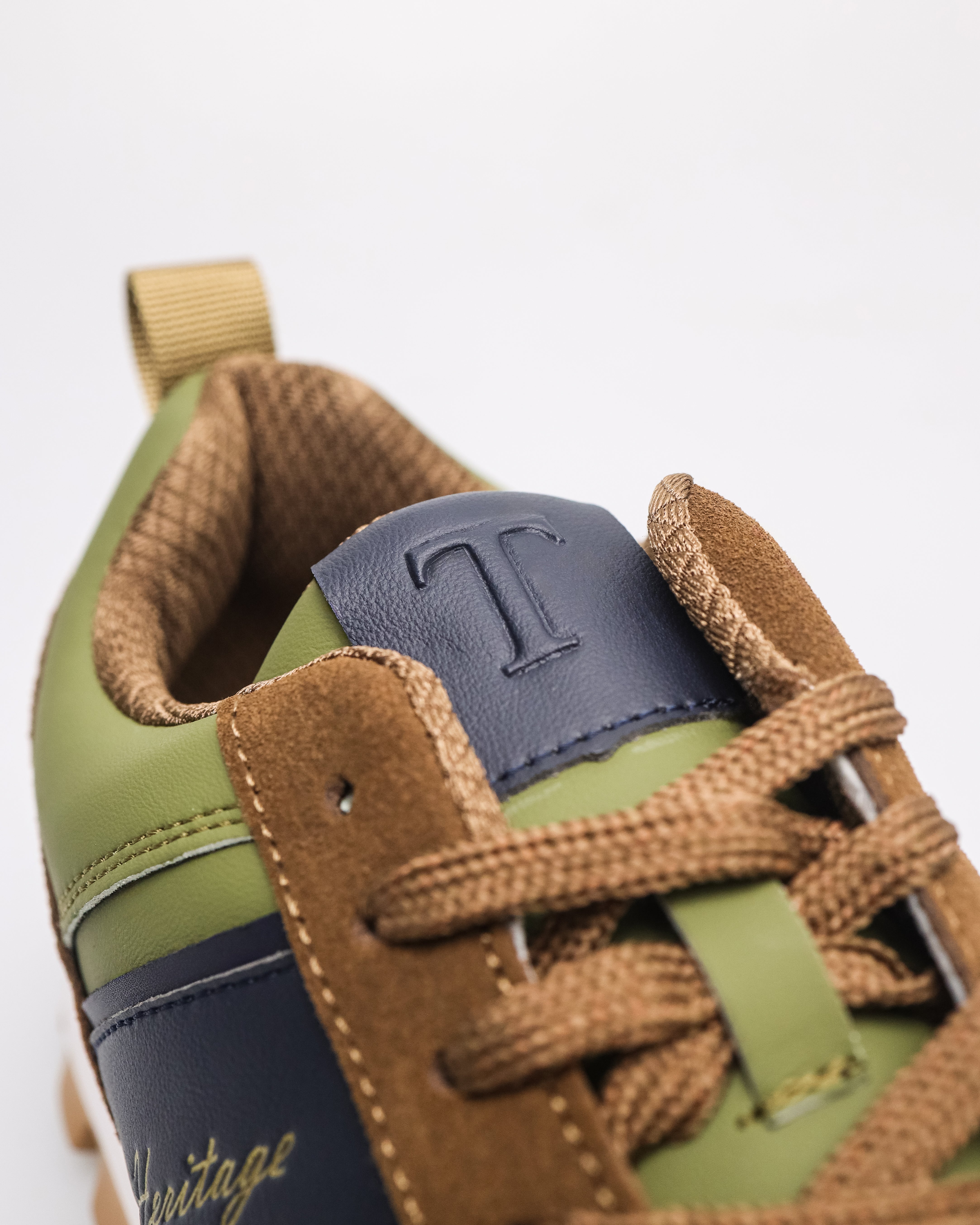 #color_khaki/green/navy