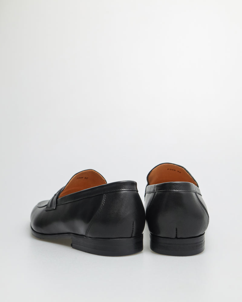 
                  
                    Load image into Gallery viewer, Tomaz F349 Men&amp;#39;s Tassel Loafer (Black)
                  
                