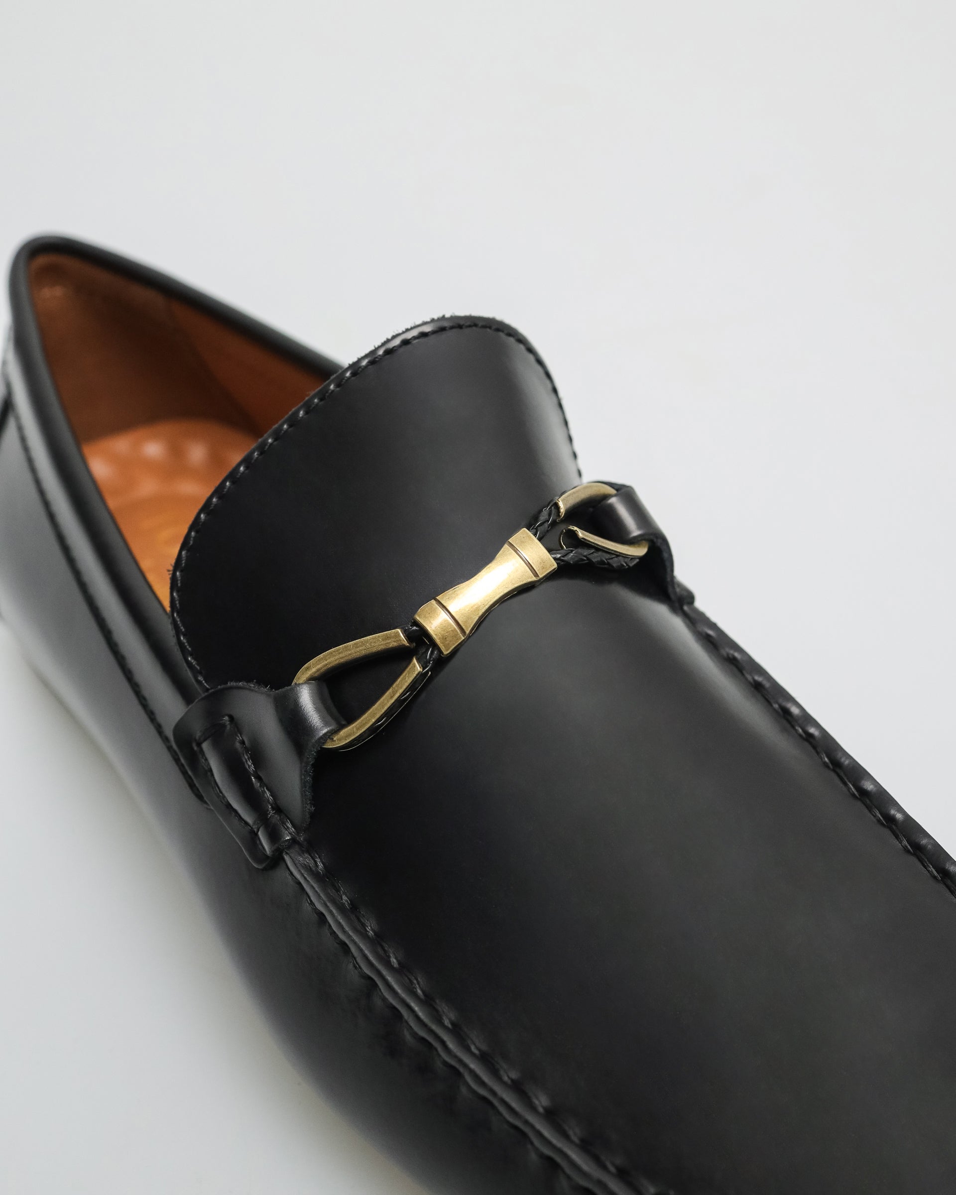 Tomaz C482 Buckle Moccasins (Black)