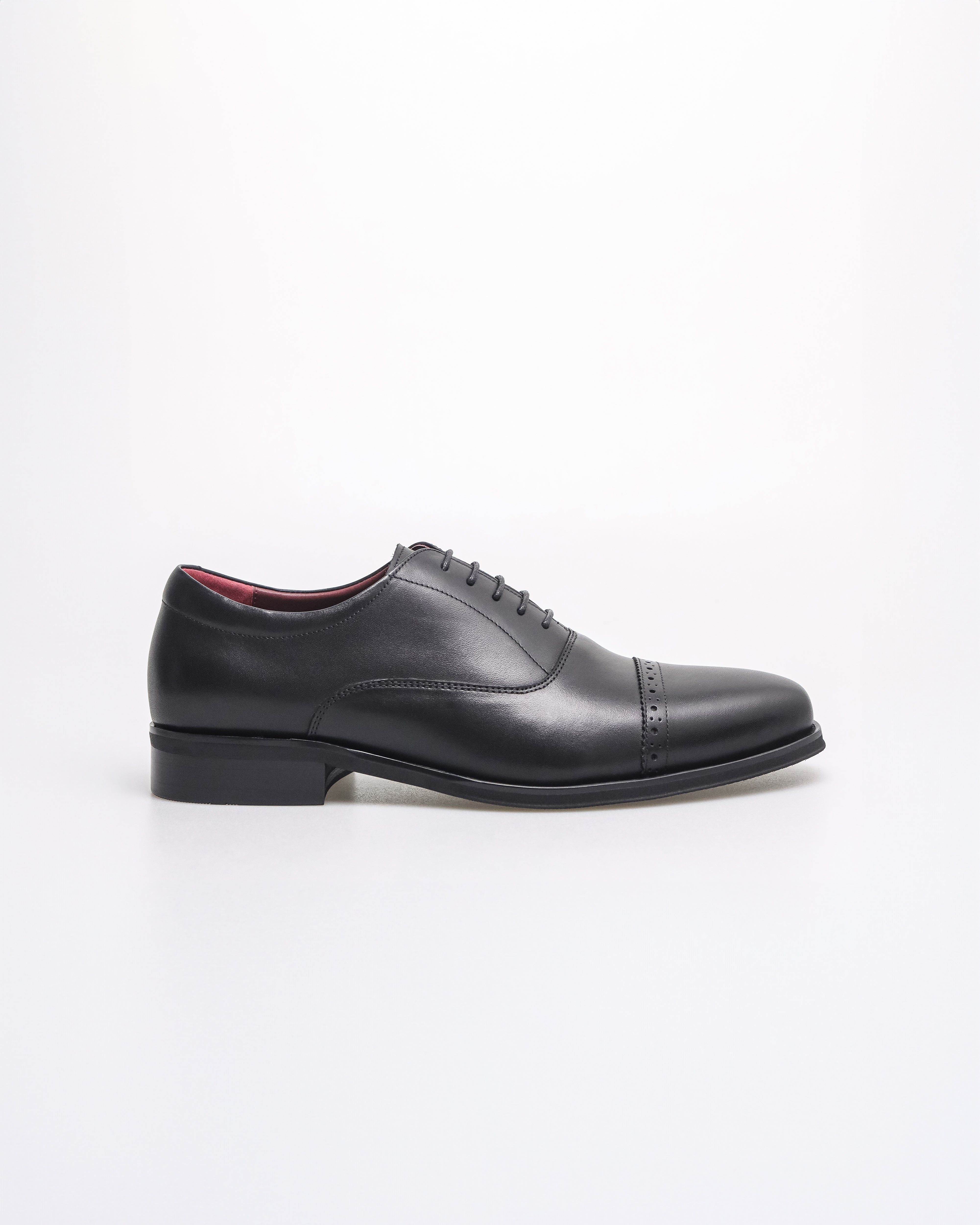 Tomaz HF105 Men's Perforated Cap Toe Oxford (Black)