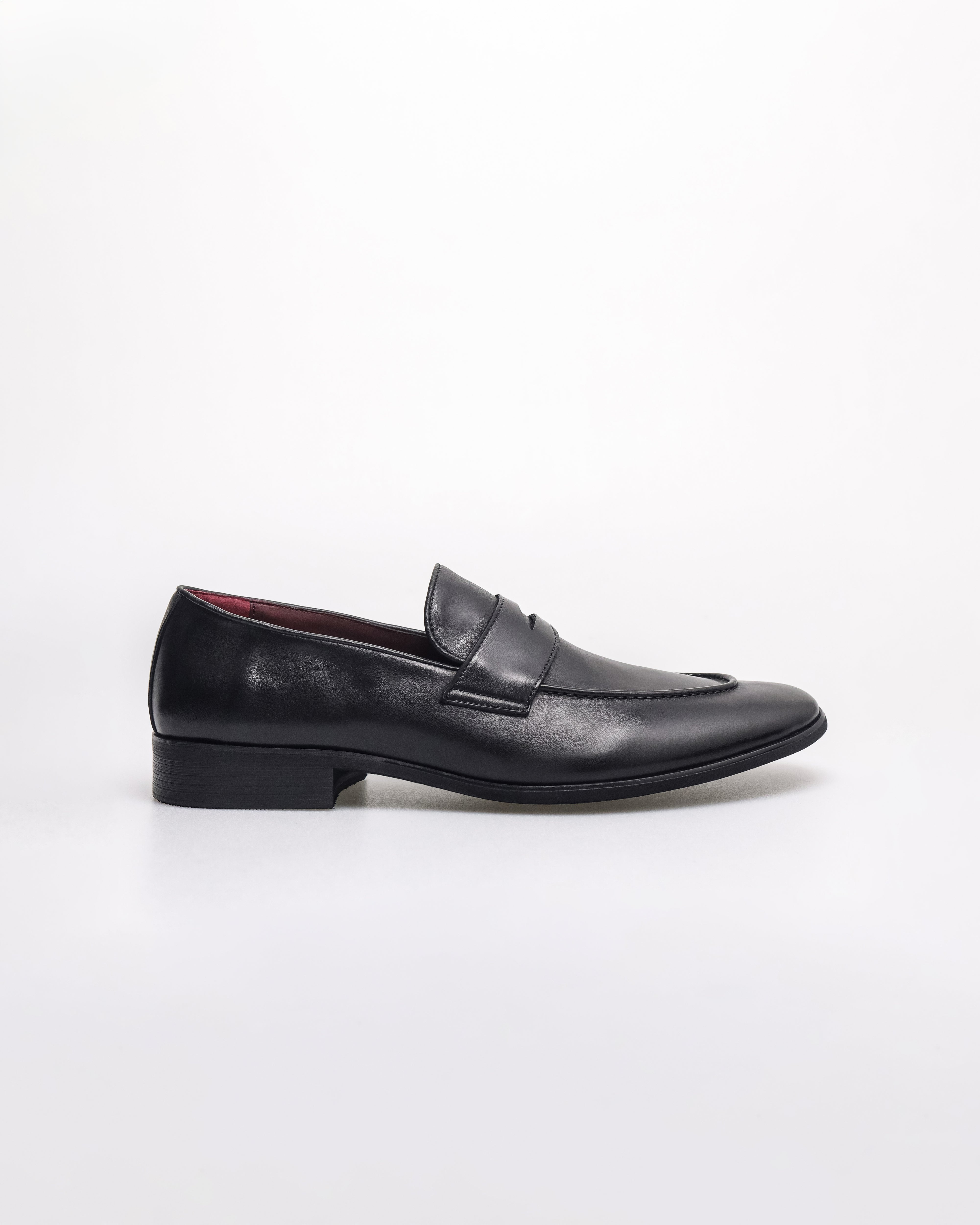 Tomaz HF109 Men's Semicircle Charm Loafers (Black)