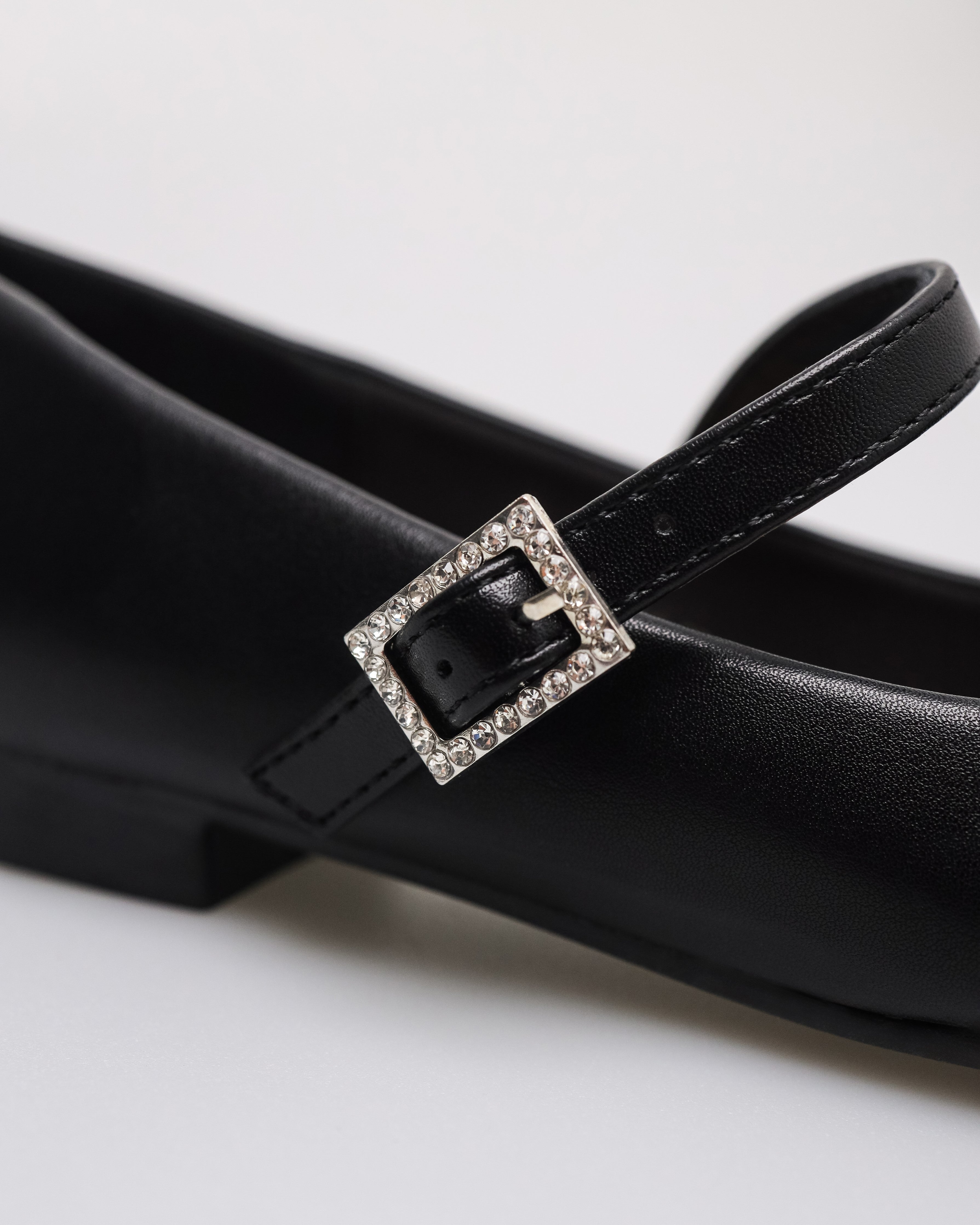 Tomaz NN444 Ladies Crystal Buckle Flats (Black)