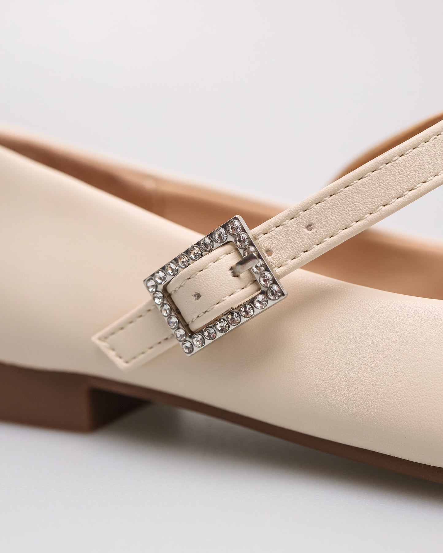 Tomaz NN444 Ladies Crystal Buckle Flats (Cream PU)