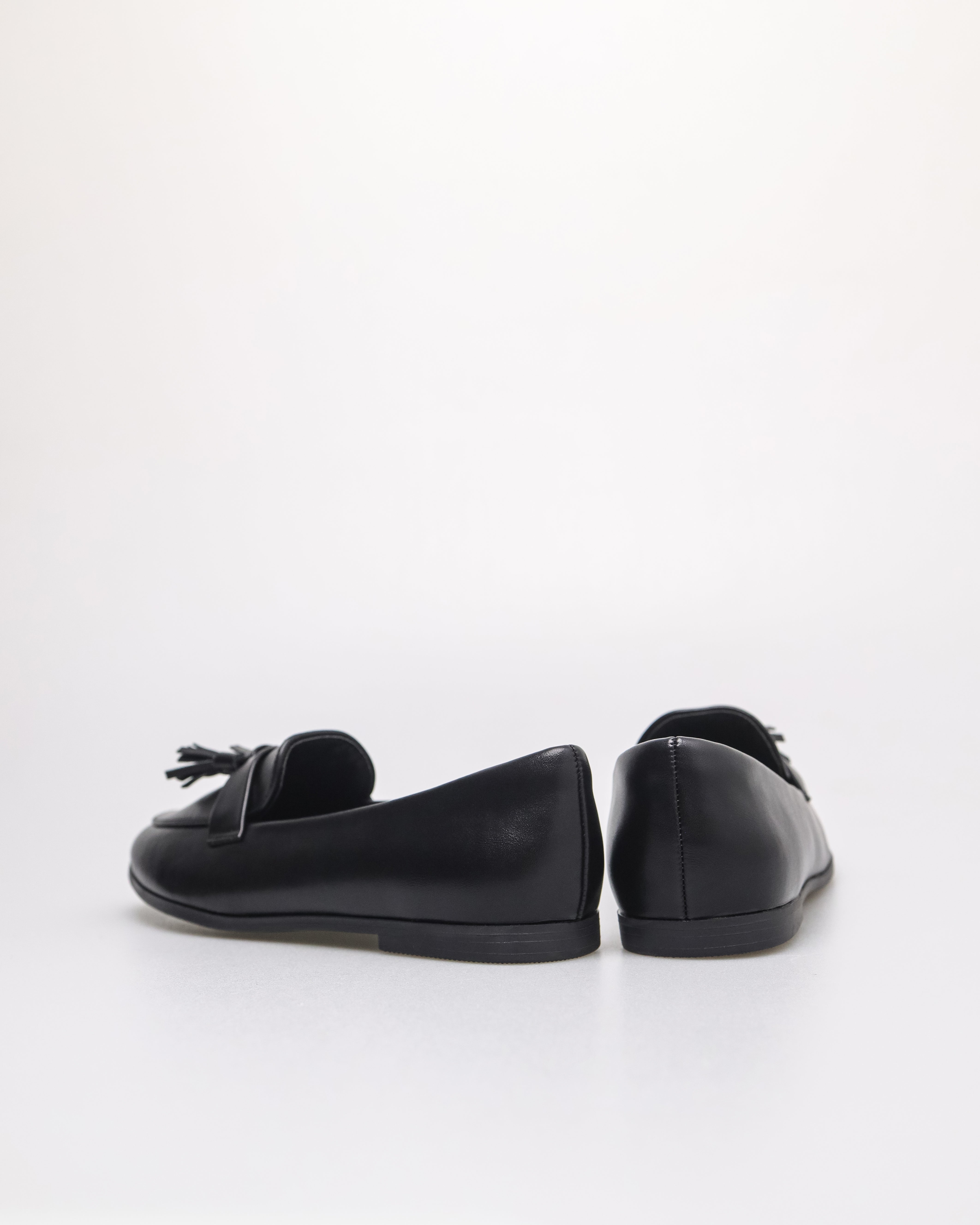 Tomaz NN489 Ladies Tassel Flats (Black)