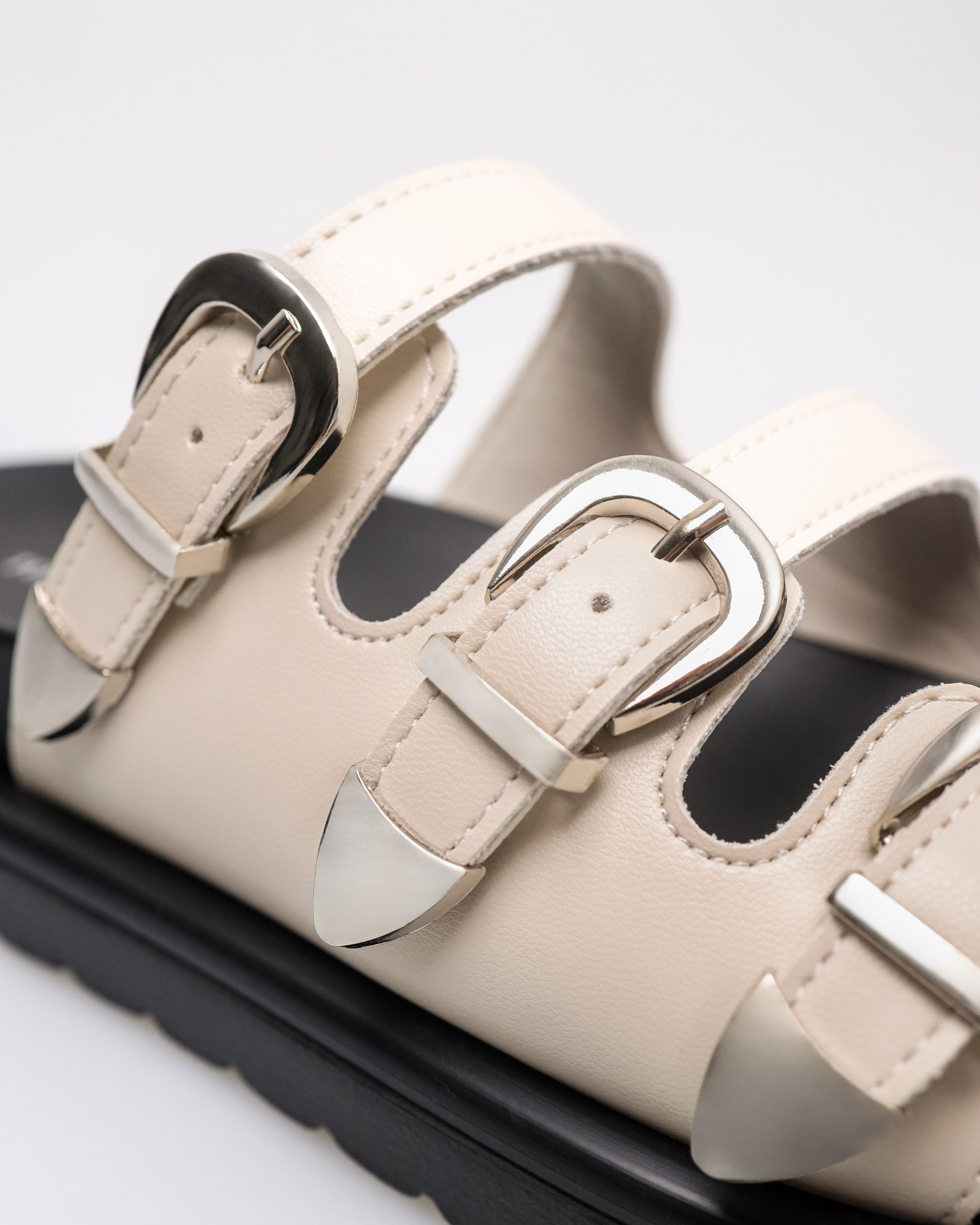 Tomaz NN397 Ladies Triple Strap Sandals (Cream)