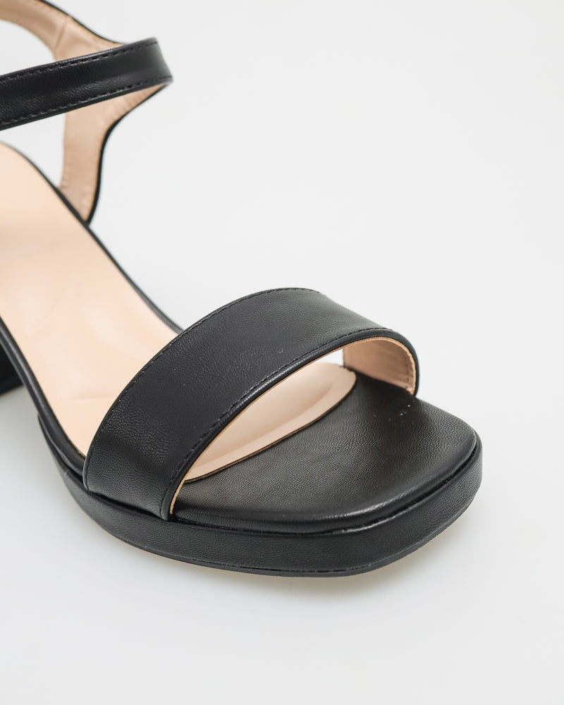 
                  
                    Load image into Gallery viewer, Tomaz NN150 Ladies Slingbacks Heels (Black)
                  
                