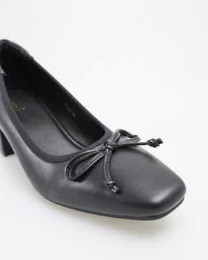
                  
                    Load image into Gallery viewer, Tomaz FL030 Ladies Bow Tie Heels (Black)
                  
                