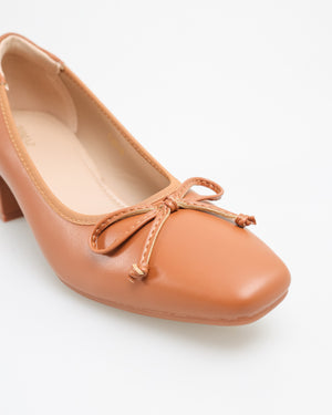 
                  
                    Load image into Gallery viewer, Tomaz FL030 Ladies Bow Tie Heels (Brown)
                  
                