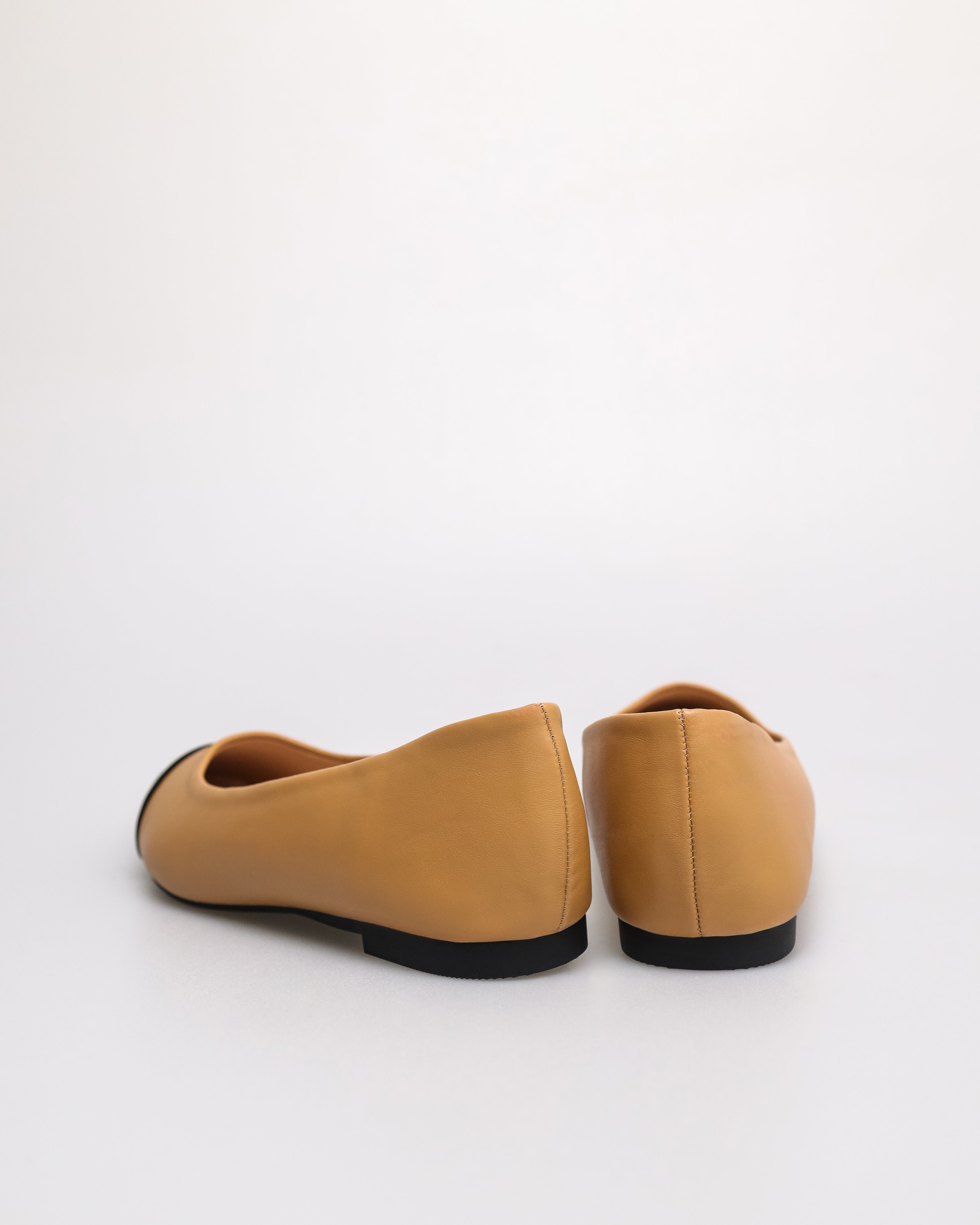 Tomaz YX204 Ladies Duo Tone Flats (Black/Camel)