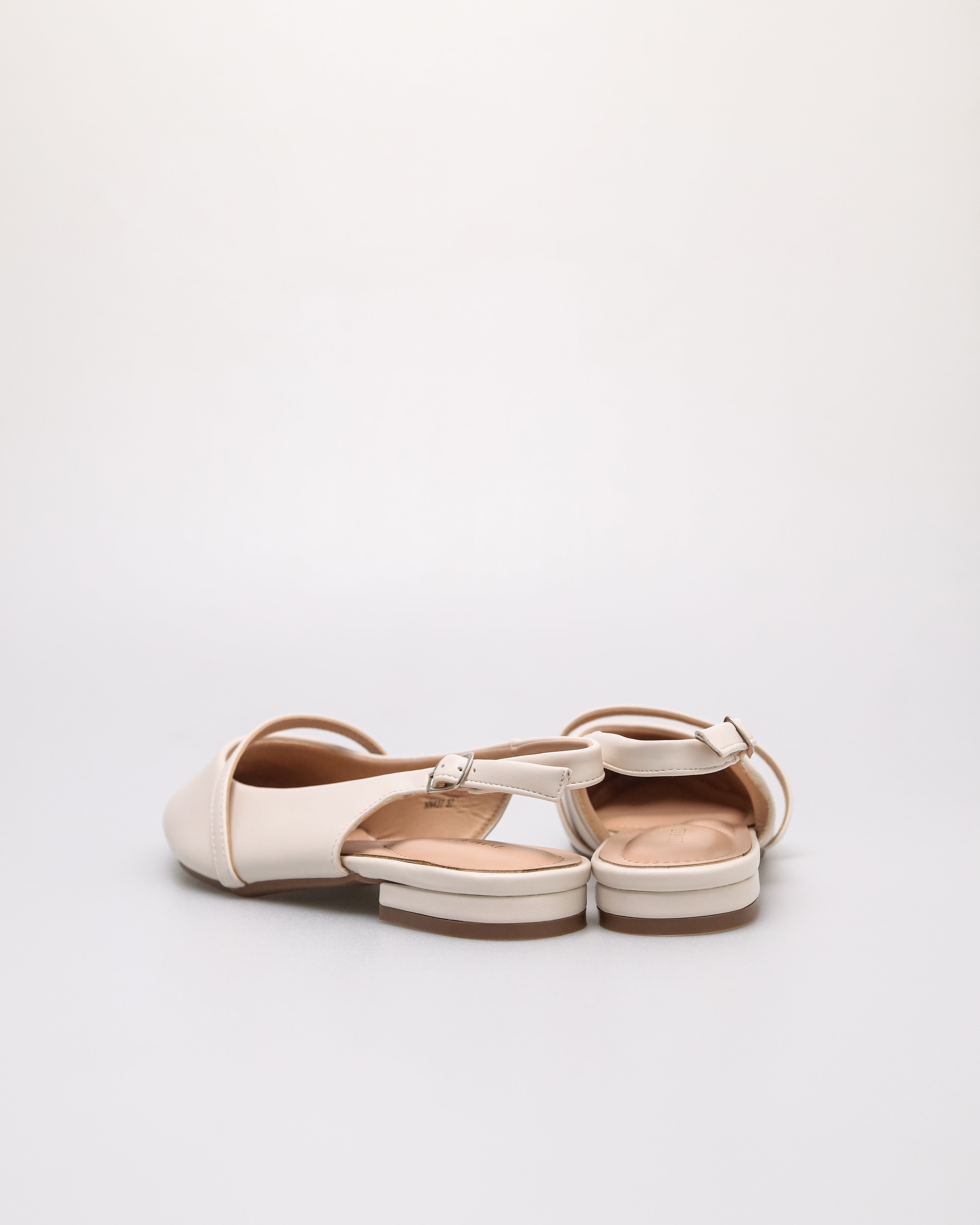 Tomaz NN437 Ladies Pointy Slingback Flats (Cream)