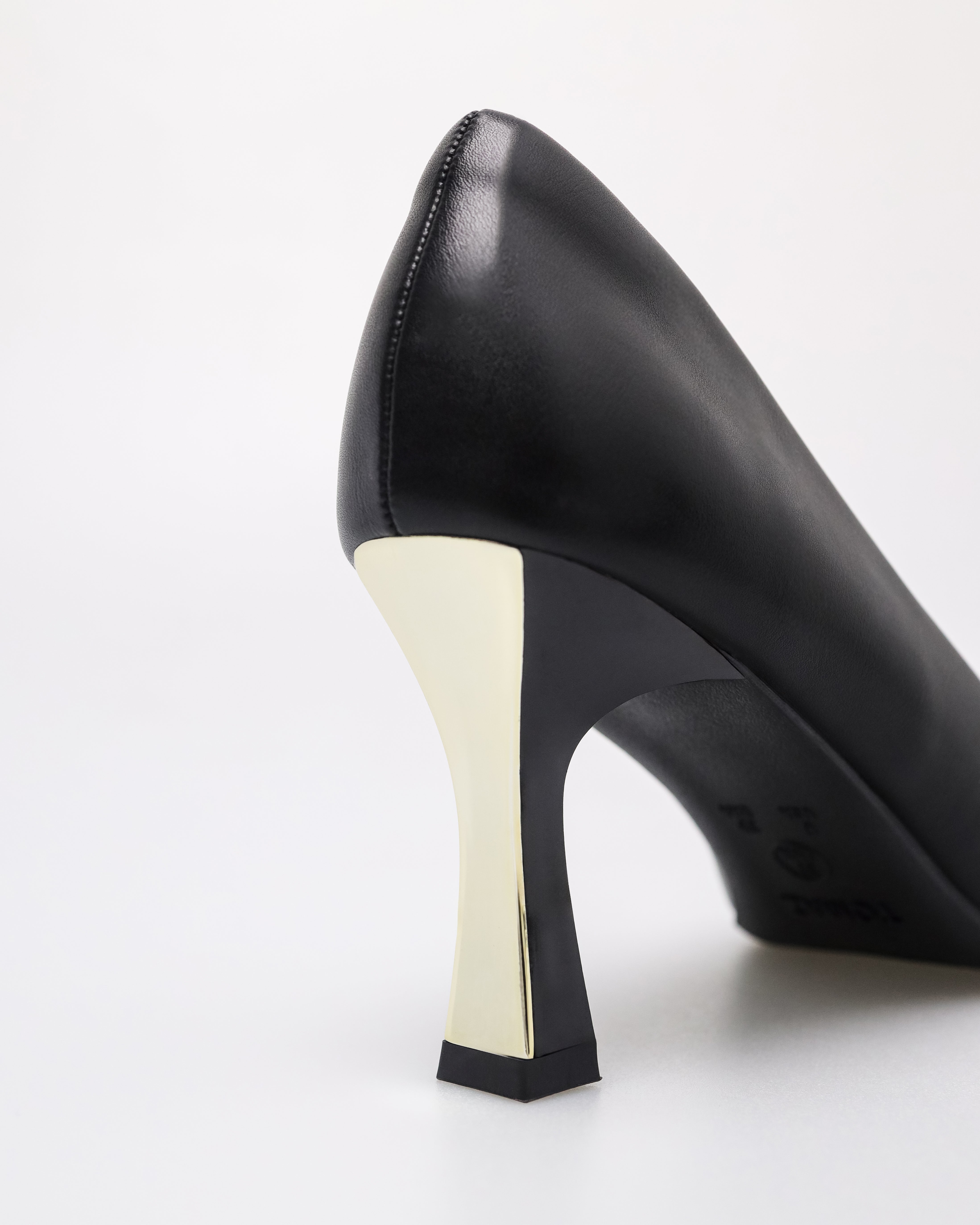 Tomaz NN433 Ladies Classy Pointy Heels (Black)