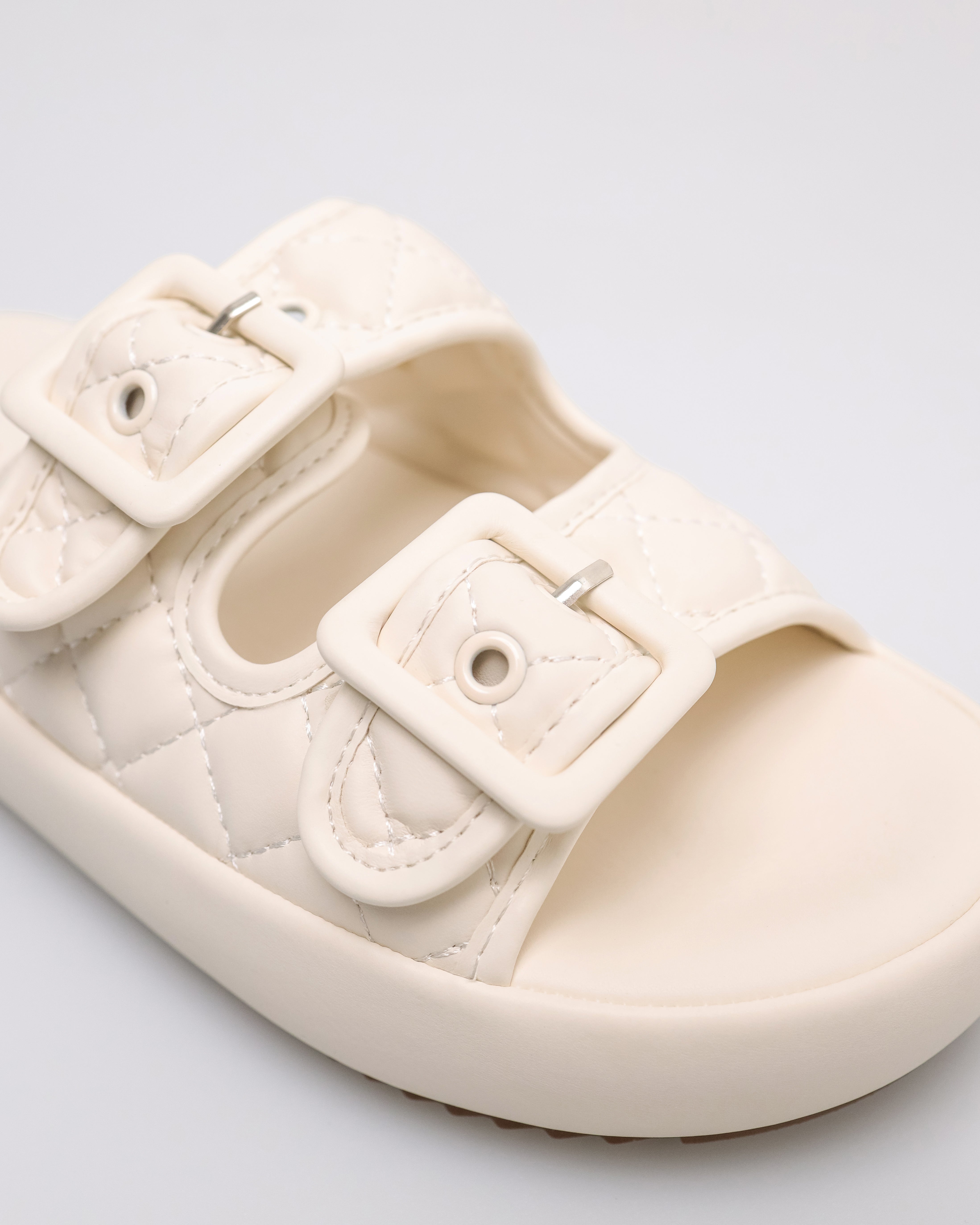 Tomaz NN448 Ladies Quilted Buckle Flats (Cream)