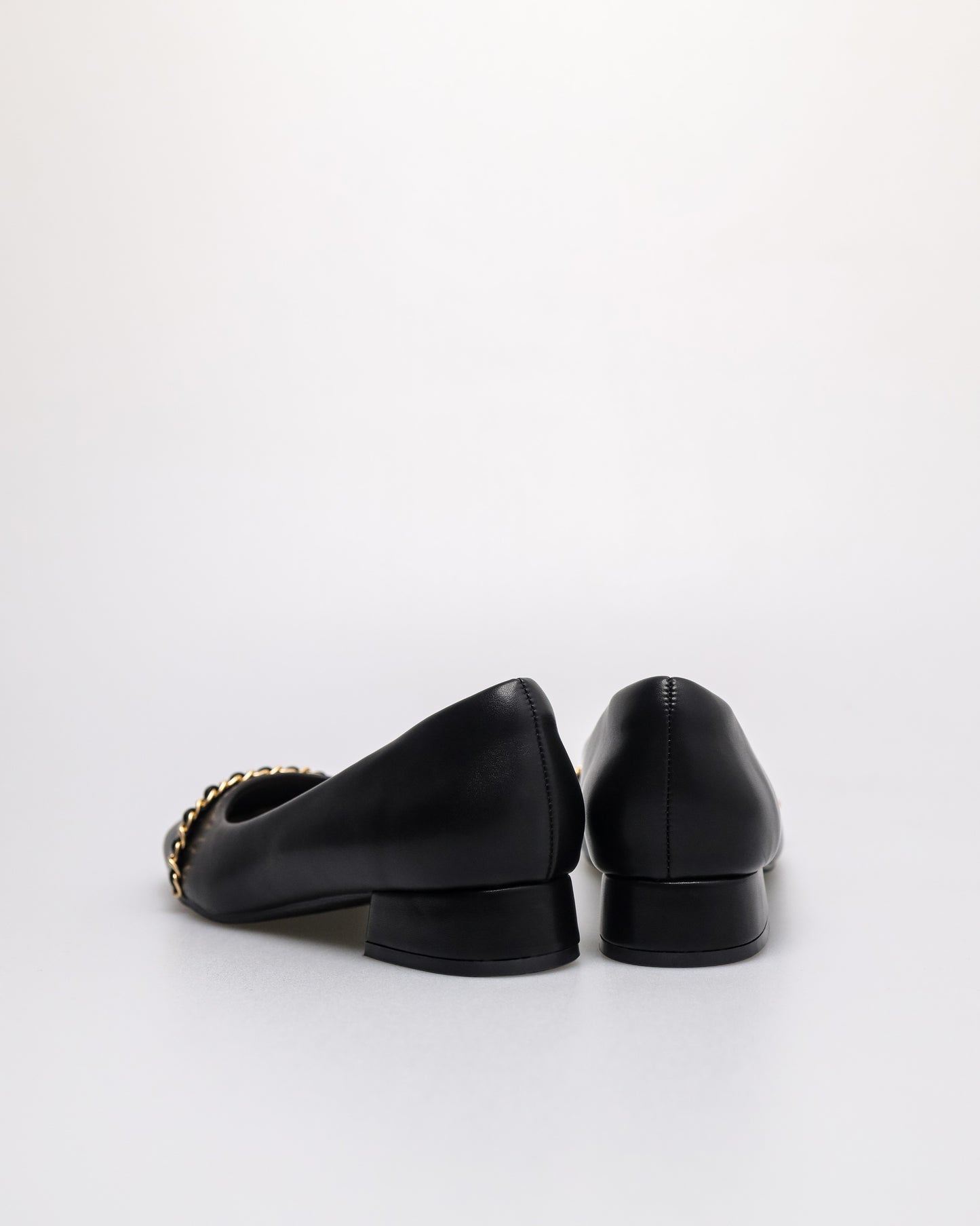 Tomaz NN284 Ladies Gold Chain Flats (Black)