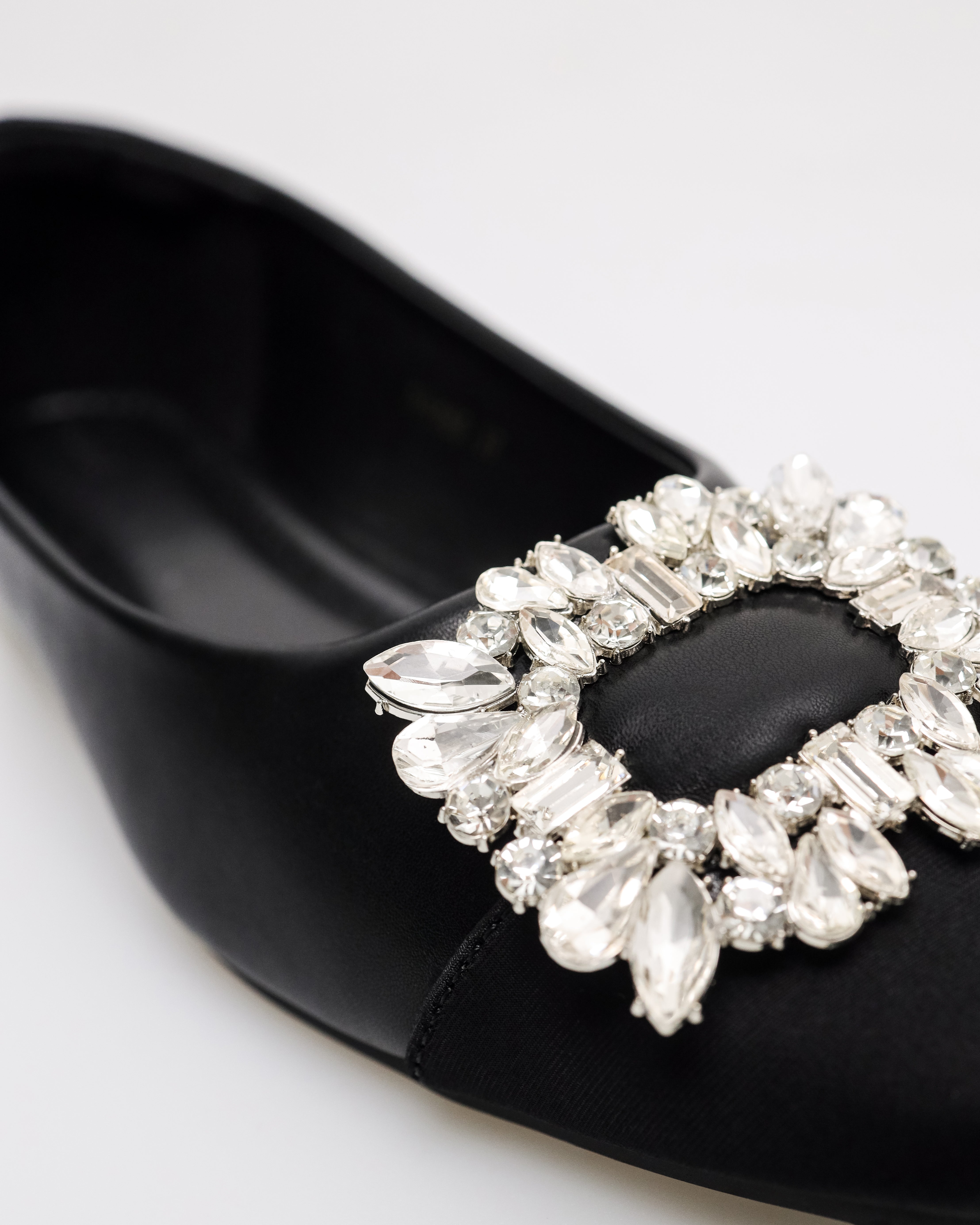 Tomaz NN469 Ladies Crystal Charm Flats (Black)