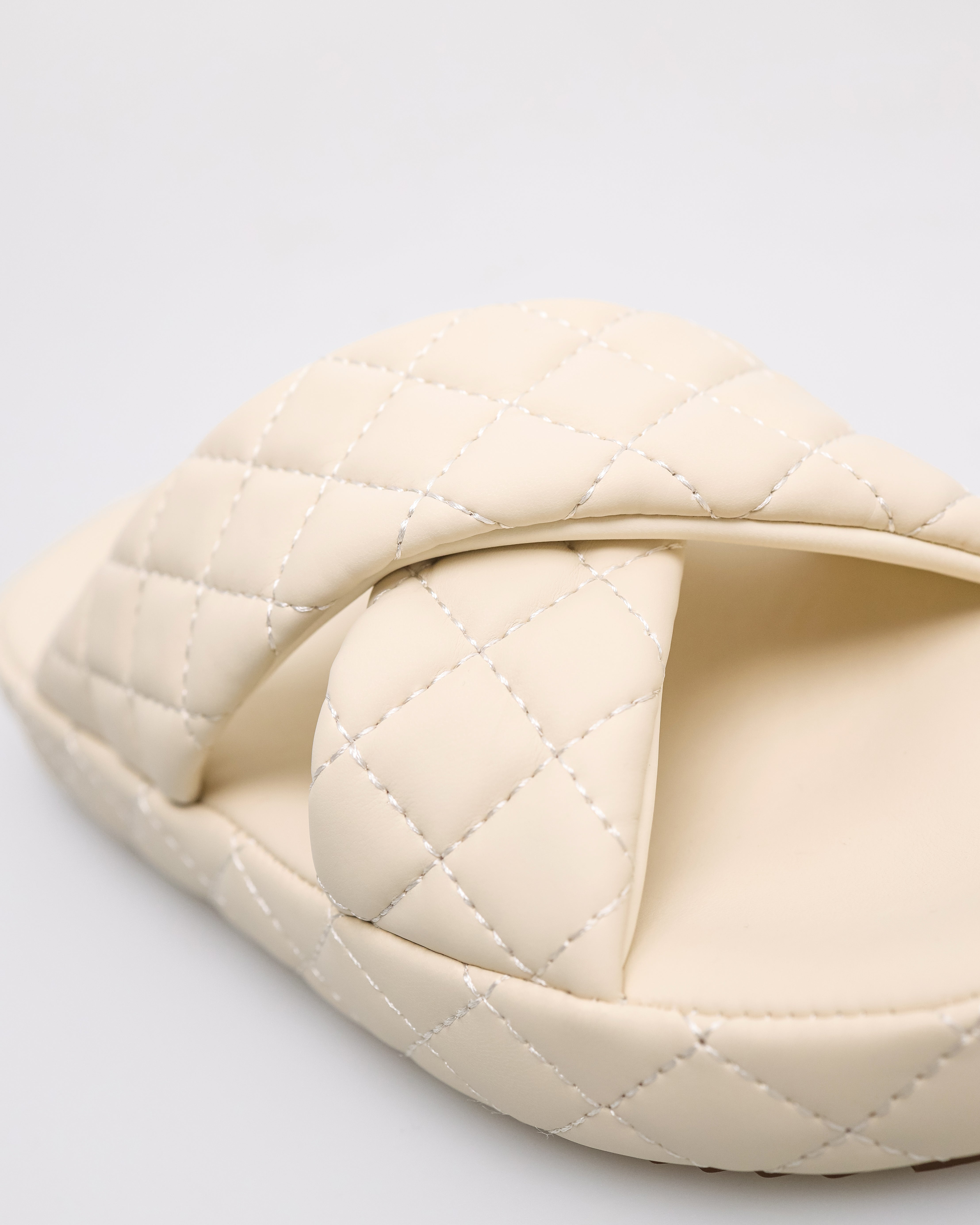 Tomaz NN394 Ladies Cross Quilted Slipper (Cream)