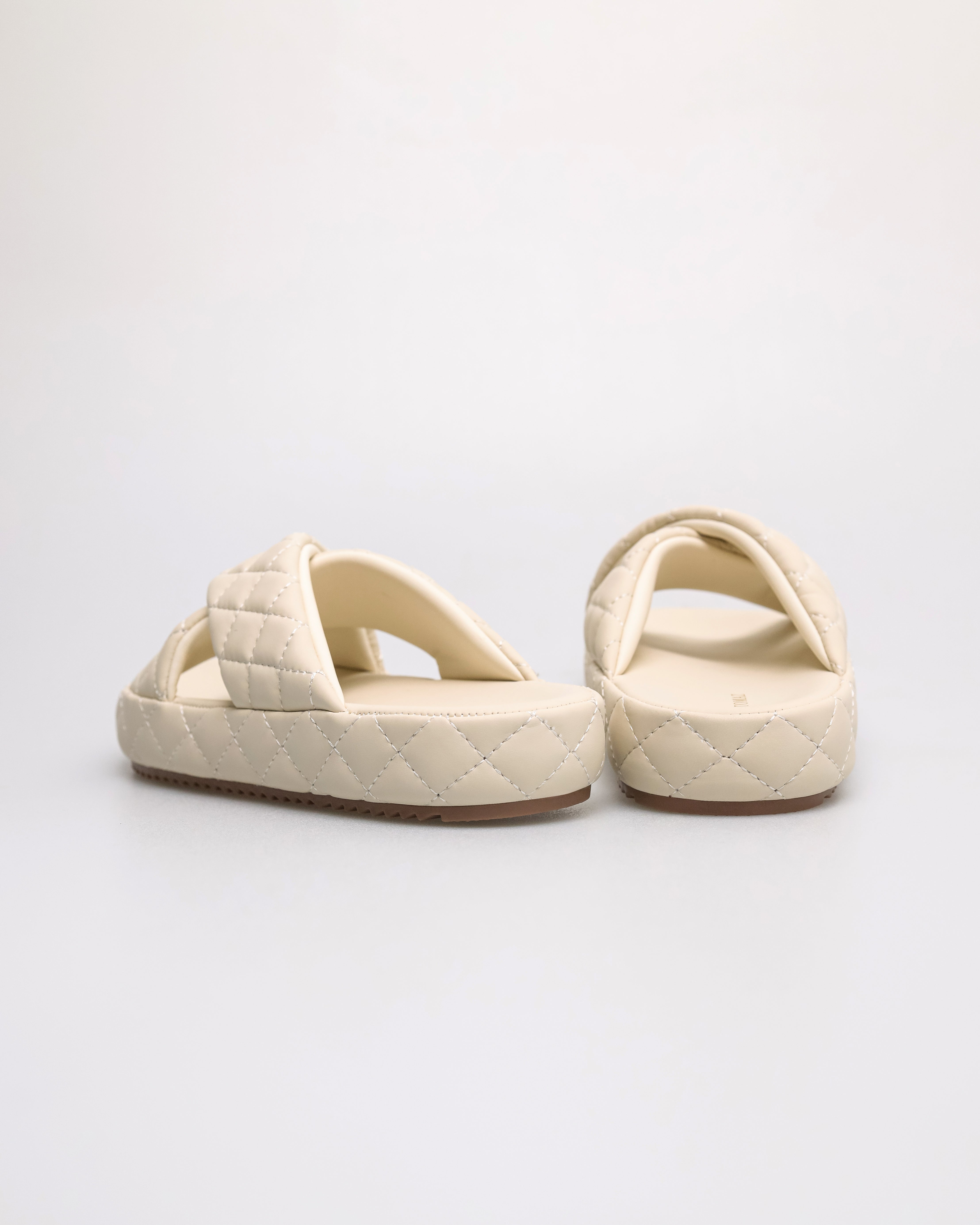 Tomaz NN394 Ladies Cross Quilted Slipper (Cream)