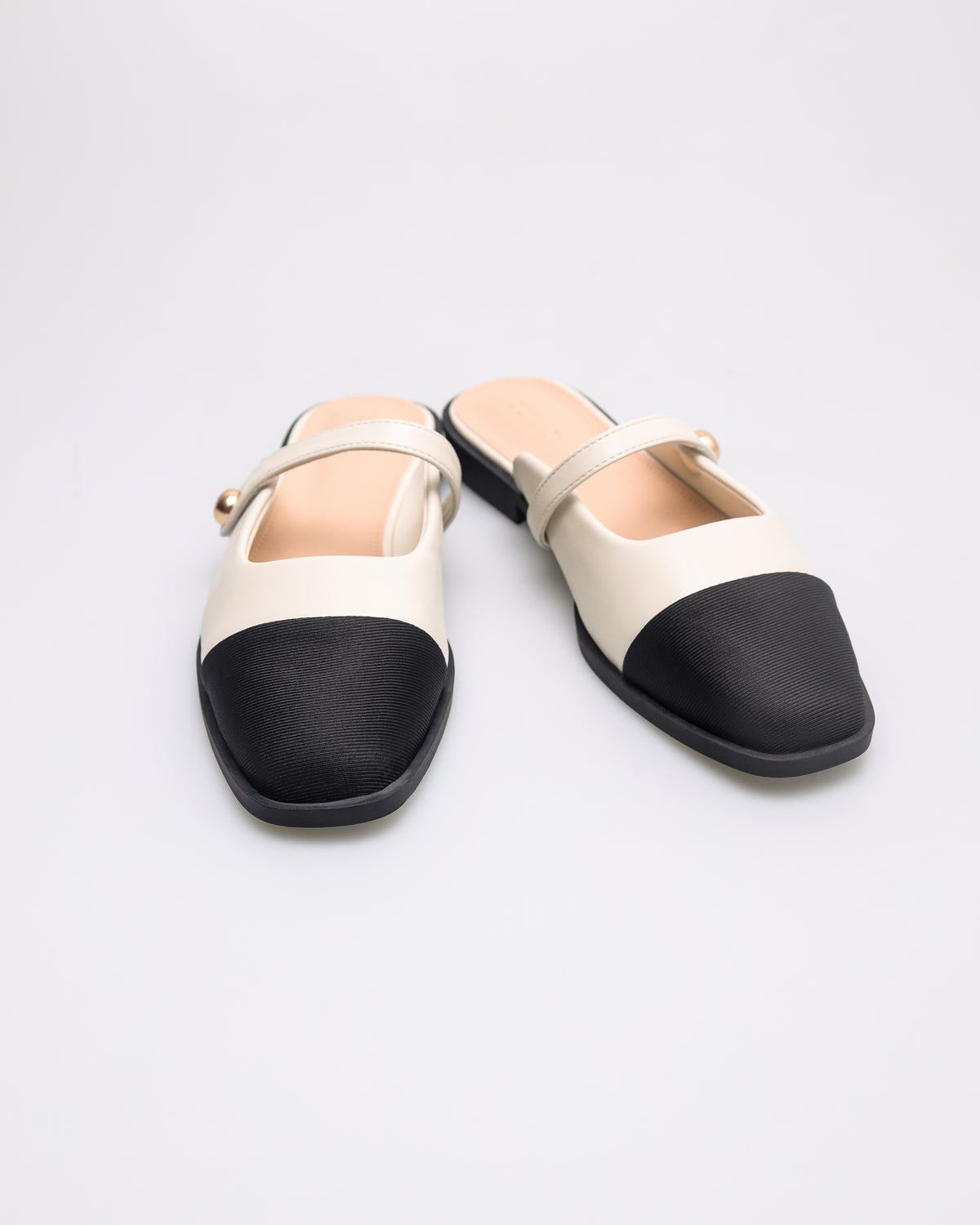 #color_black/cream