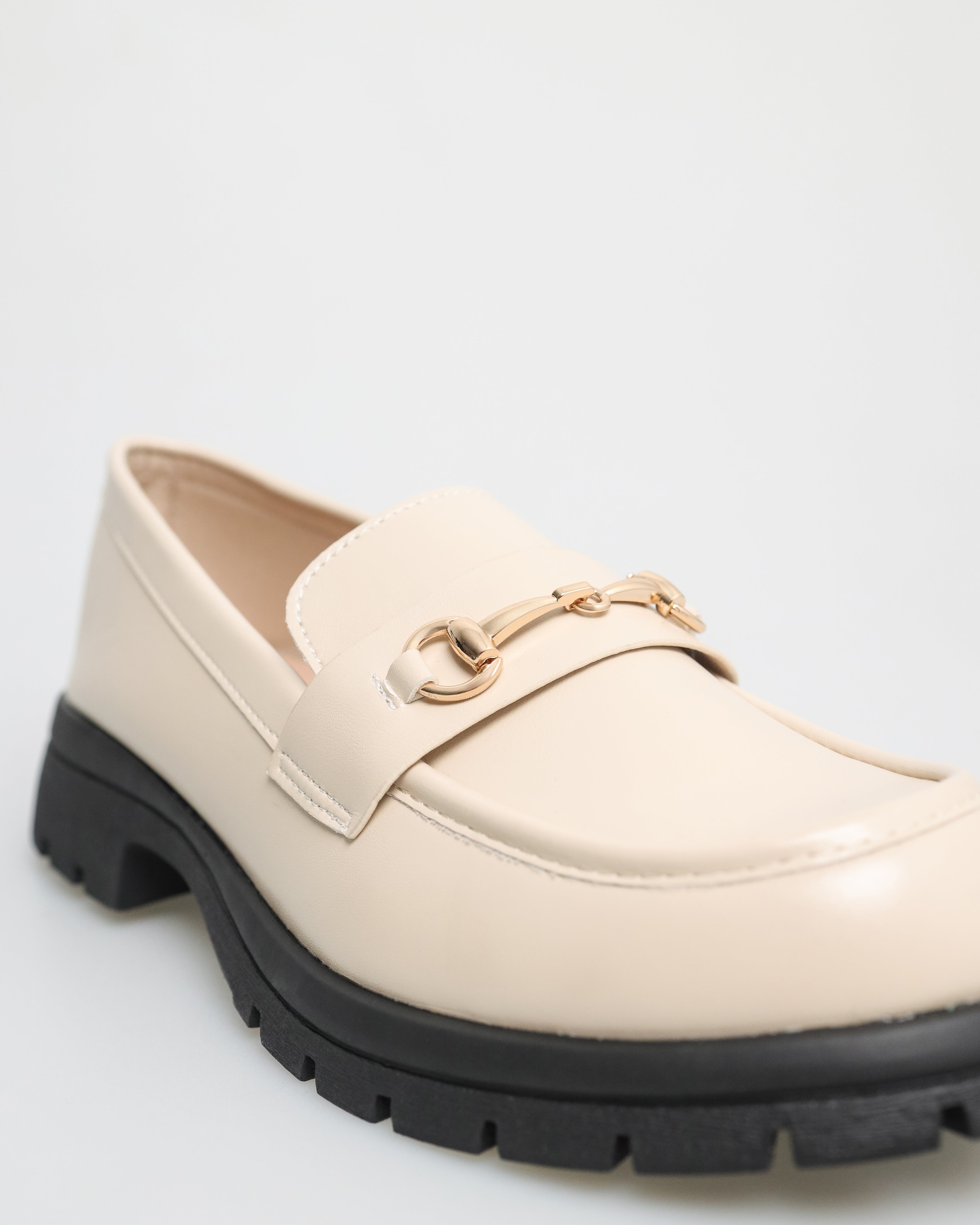 Tomaz NN191 Ladies Buckle Loafer (Cream)