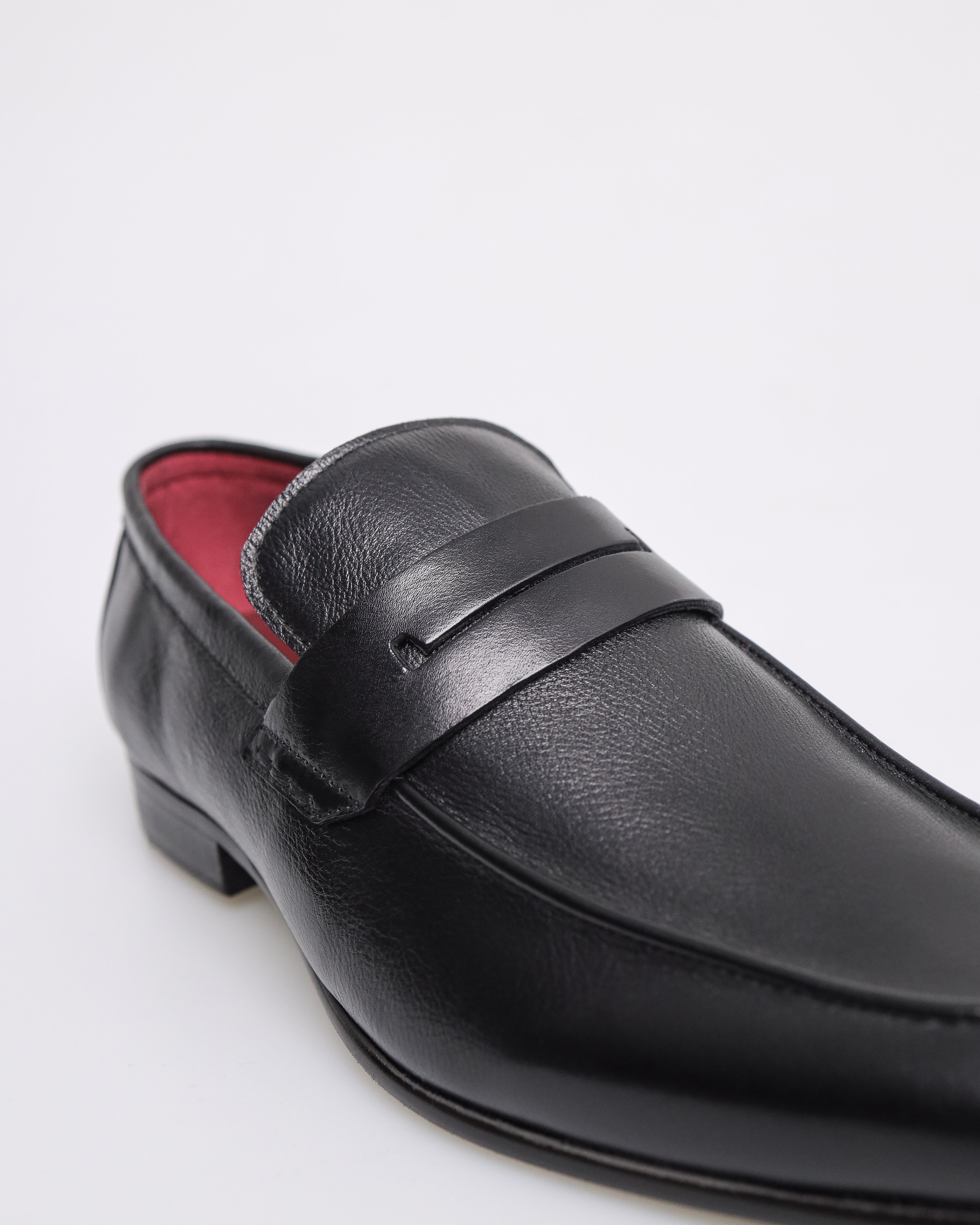 Tomaz HF065 Men's Penny Loafer (Black)