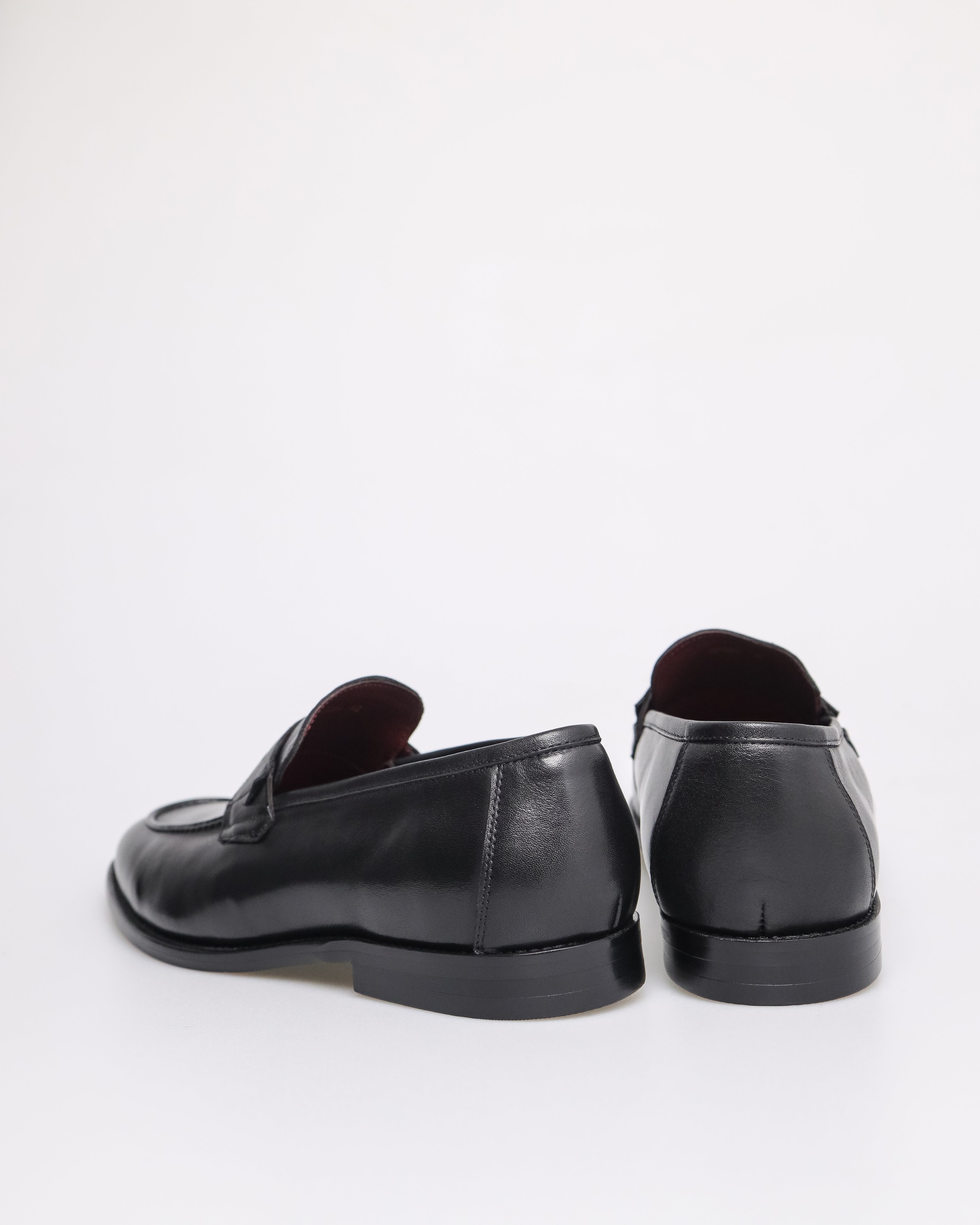 Tomaz HF064 Men's Penny Loafer (Black)