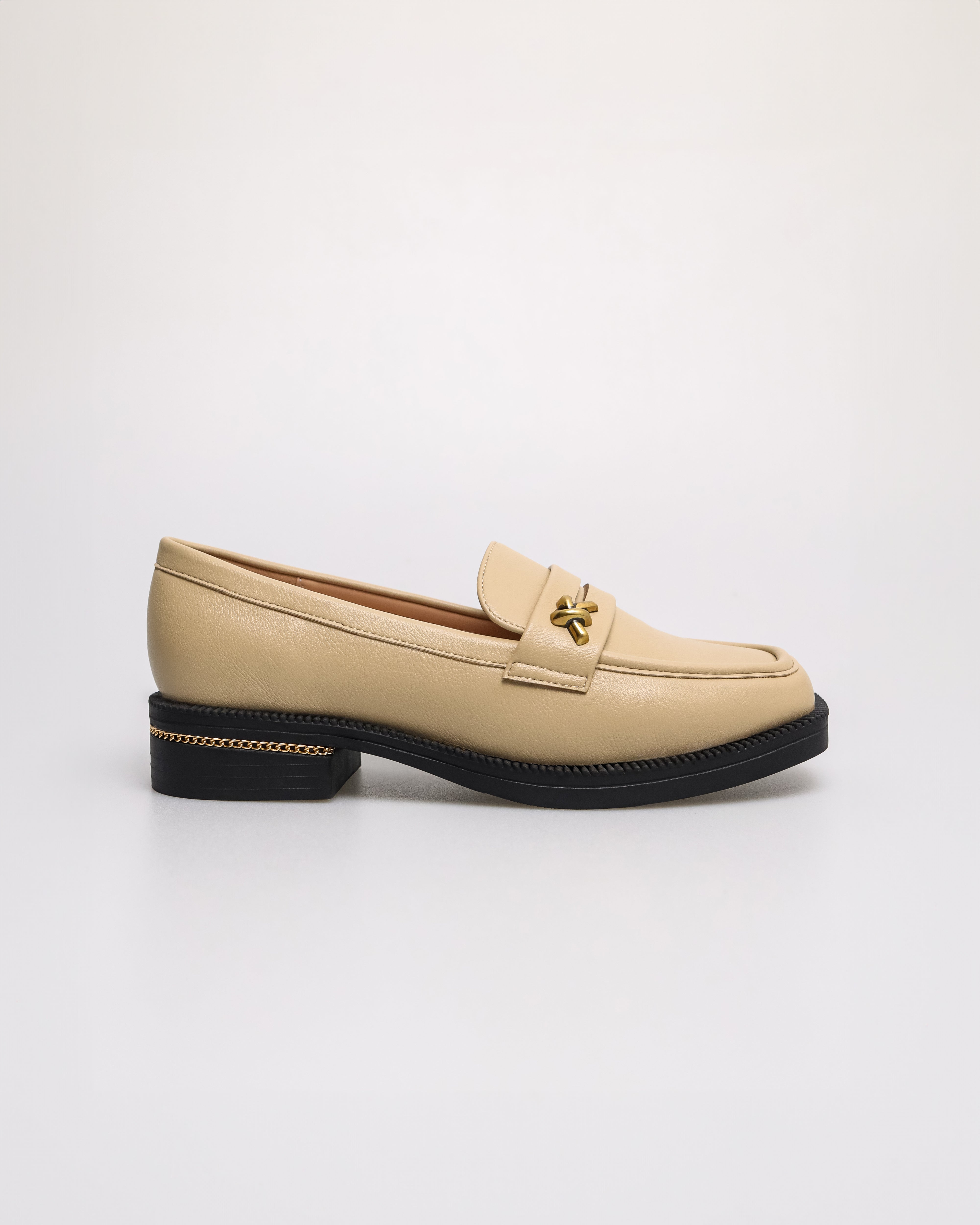 Tomaz FL078 Ladies Golden Chain Elegance Loafer (Cream)