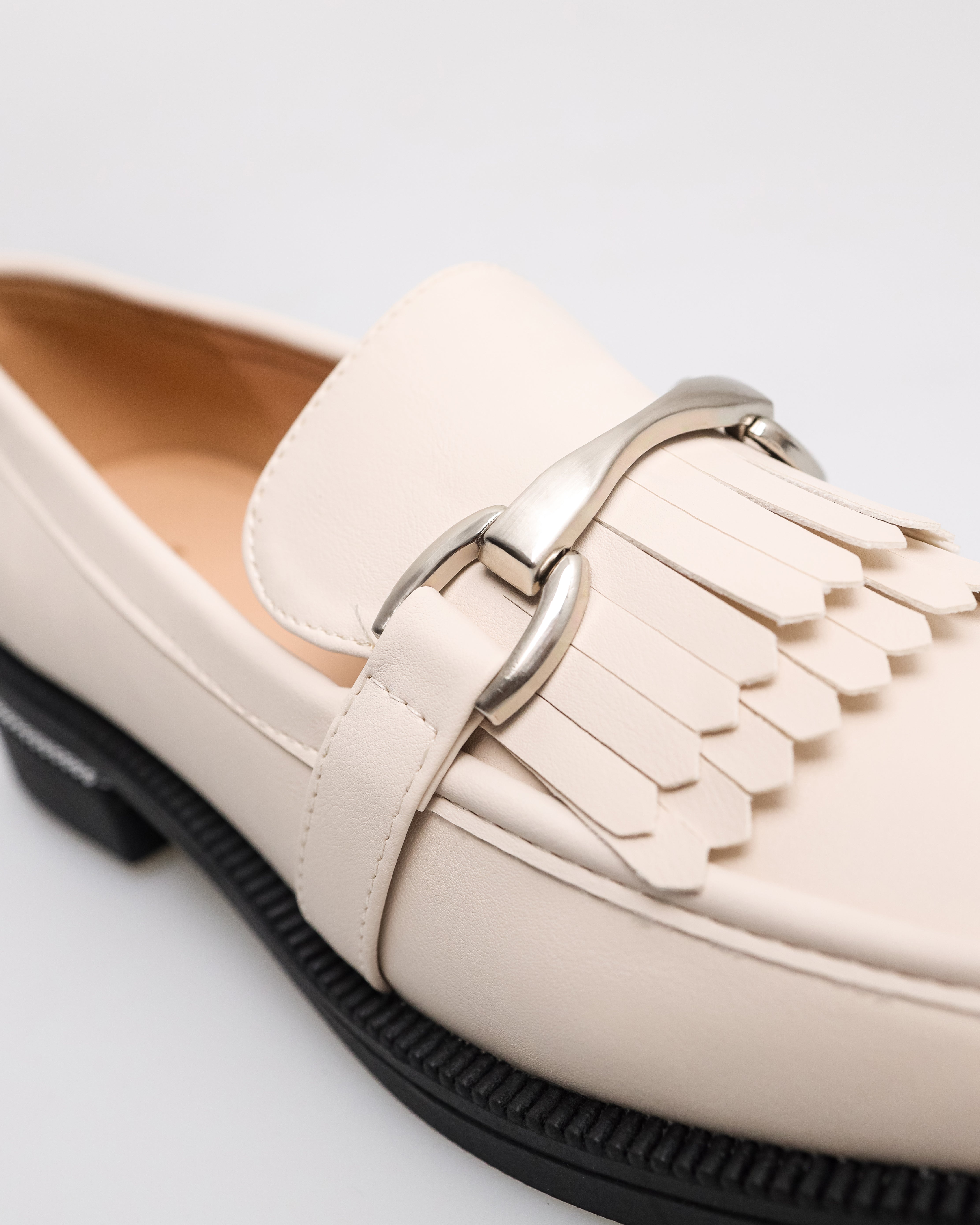 Tomaz FL080 Ladies Loafers (Off White)