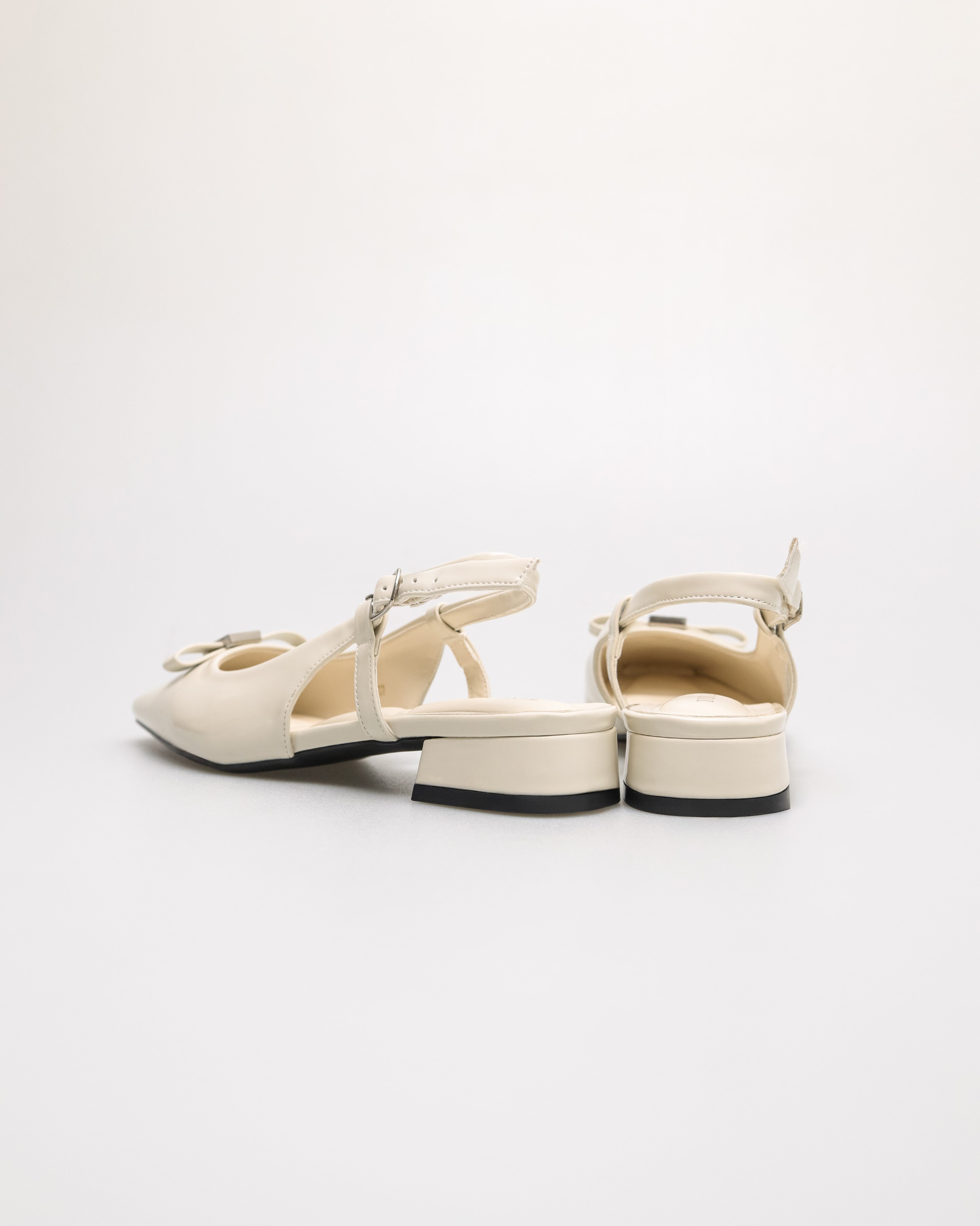 Tomaz FL094 Ladies Ribbon Flats (Ivory)