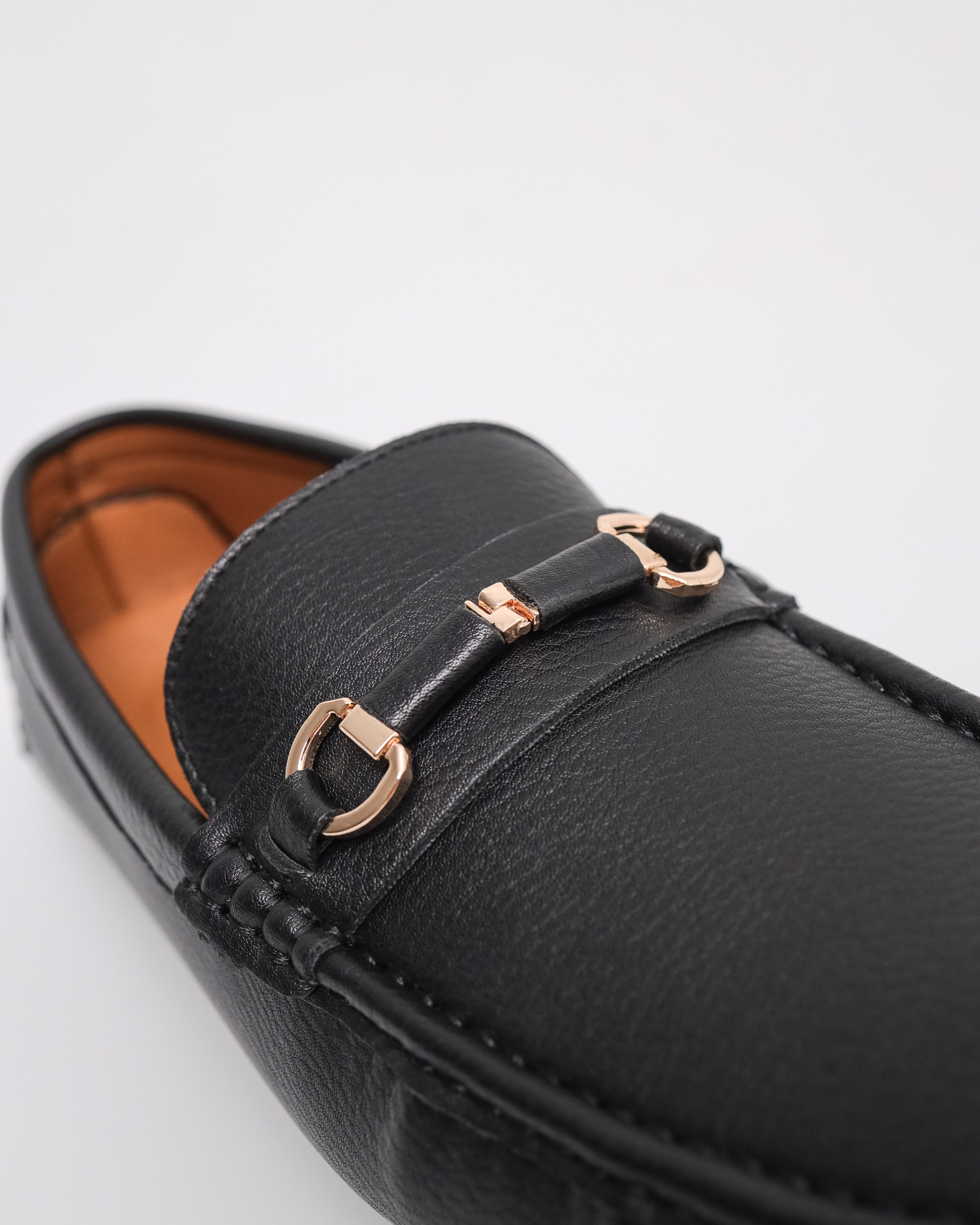 Tomaz C534 Men's Buckle Moccasins