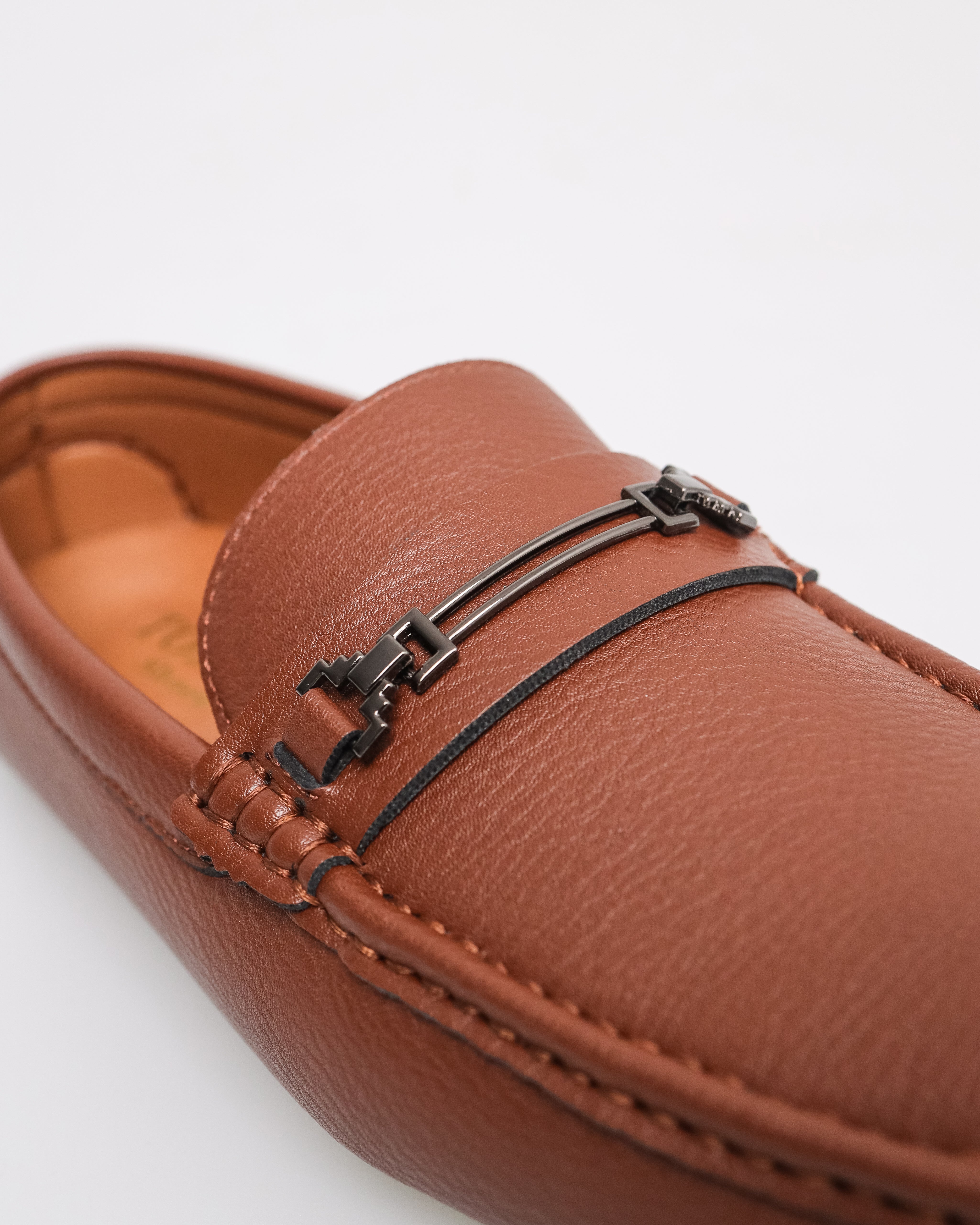 Tomaz C533 Men's Buckle Moccasins