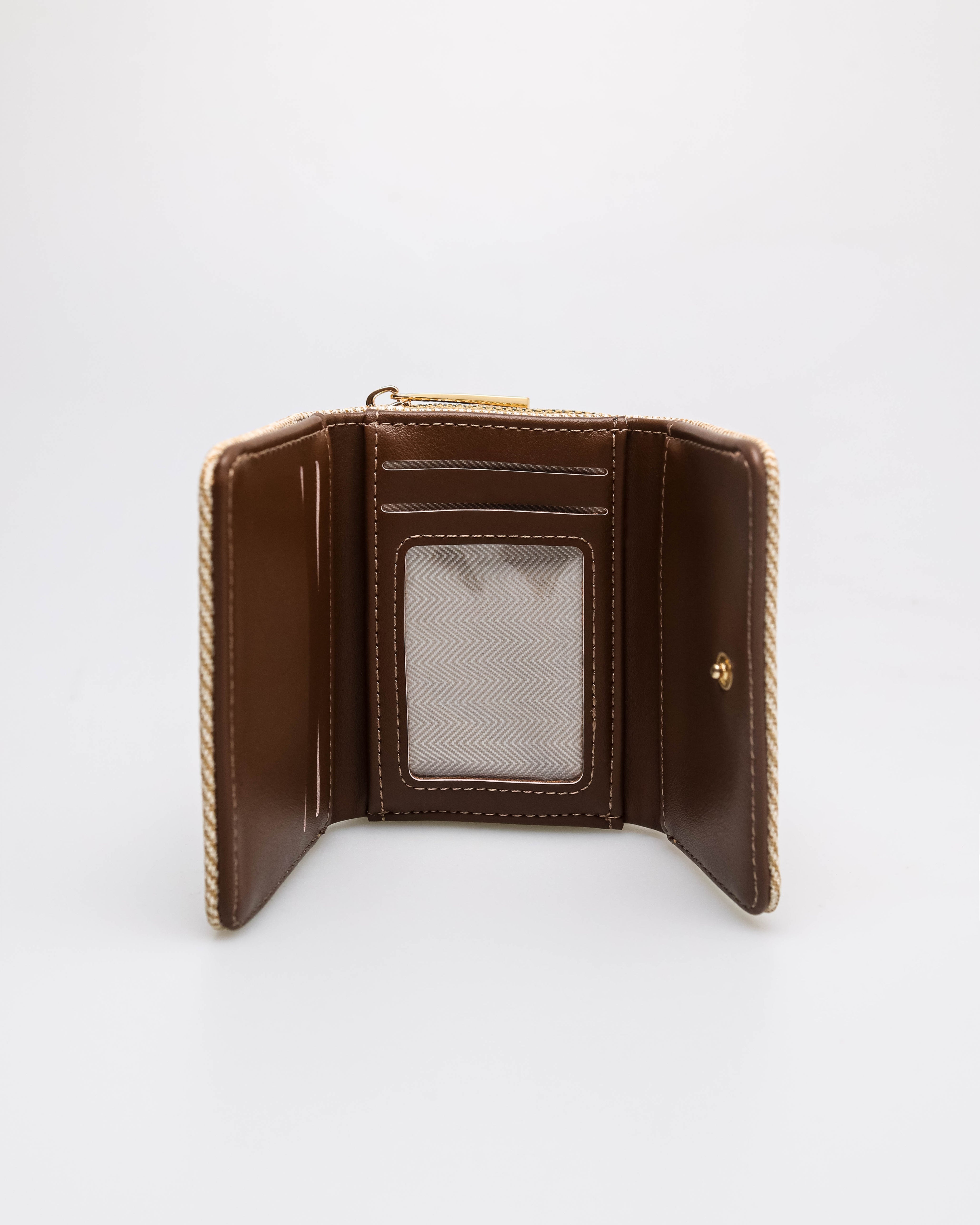 #color_brown/beige