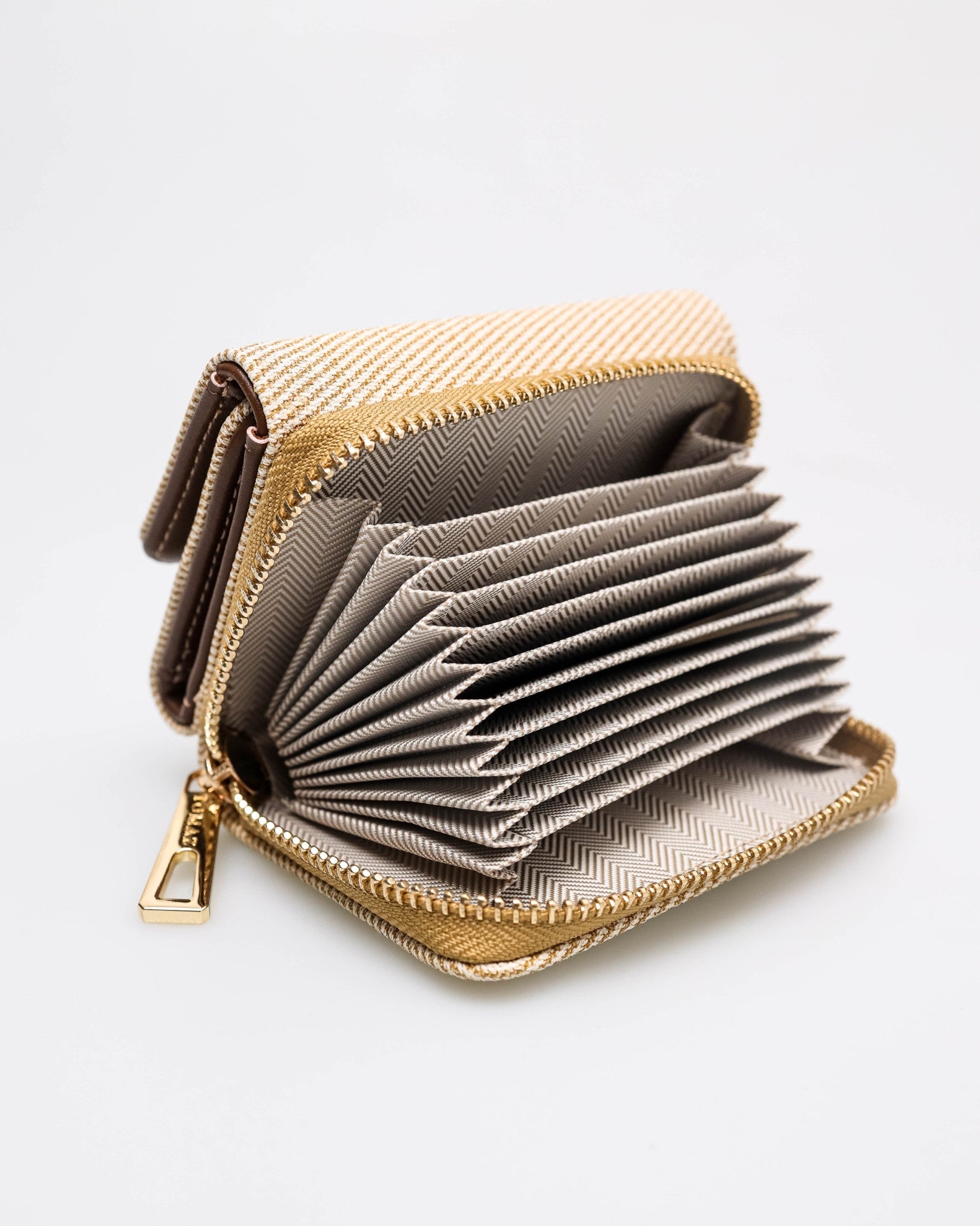 #color_brown/beige