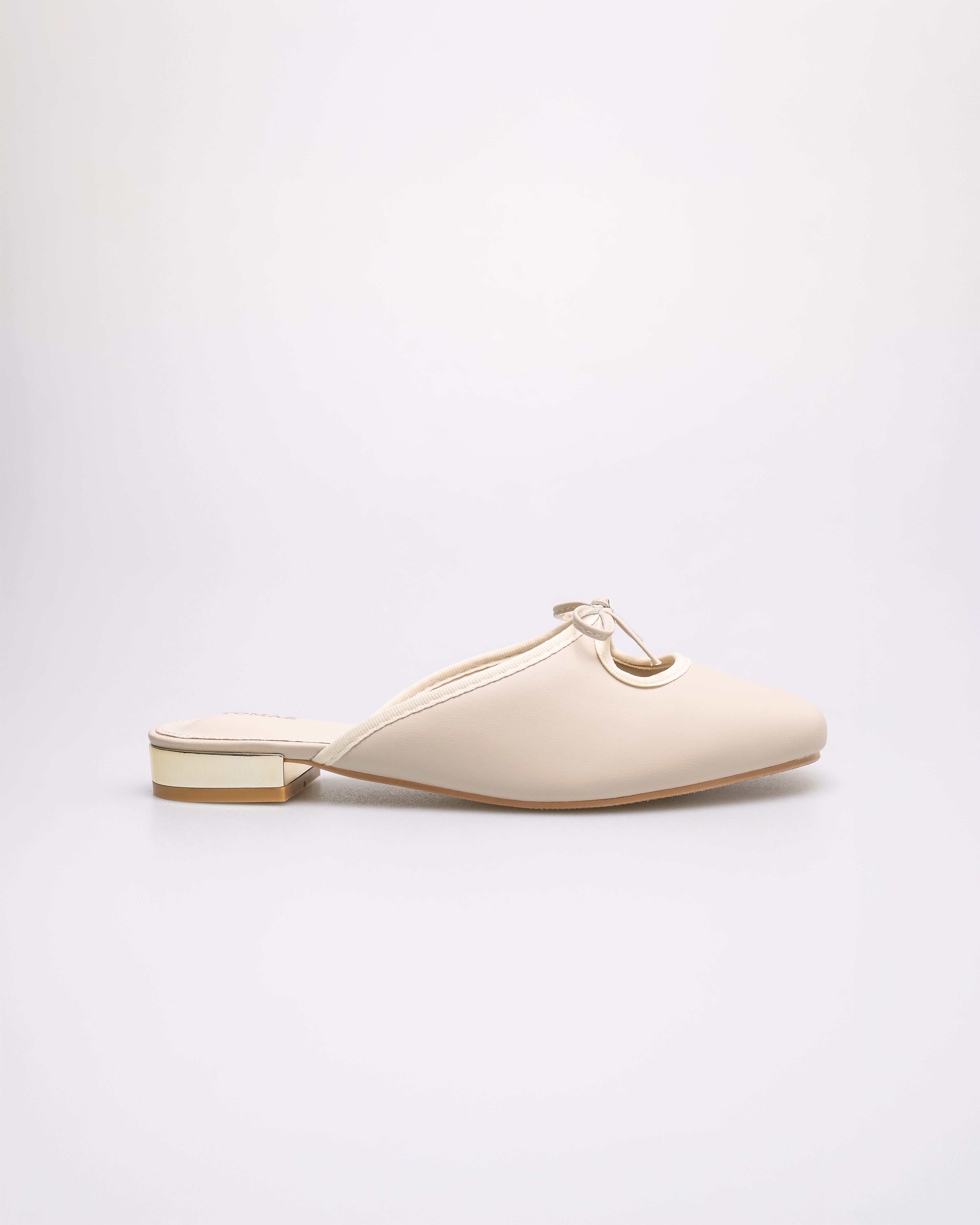 #color_ivory