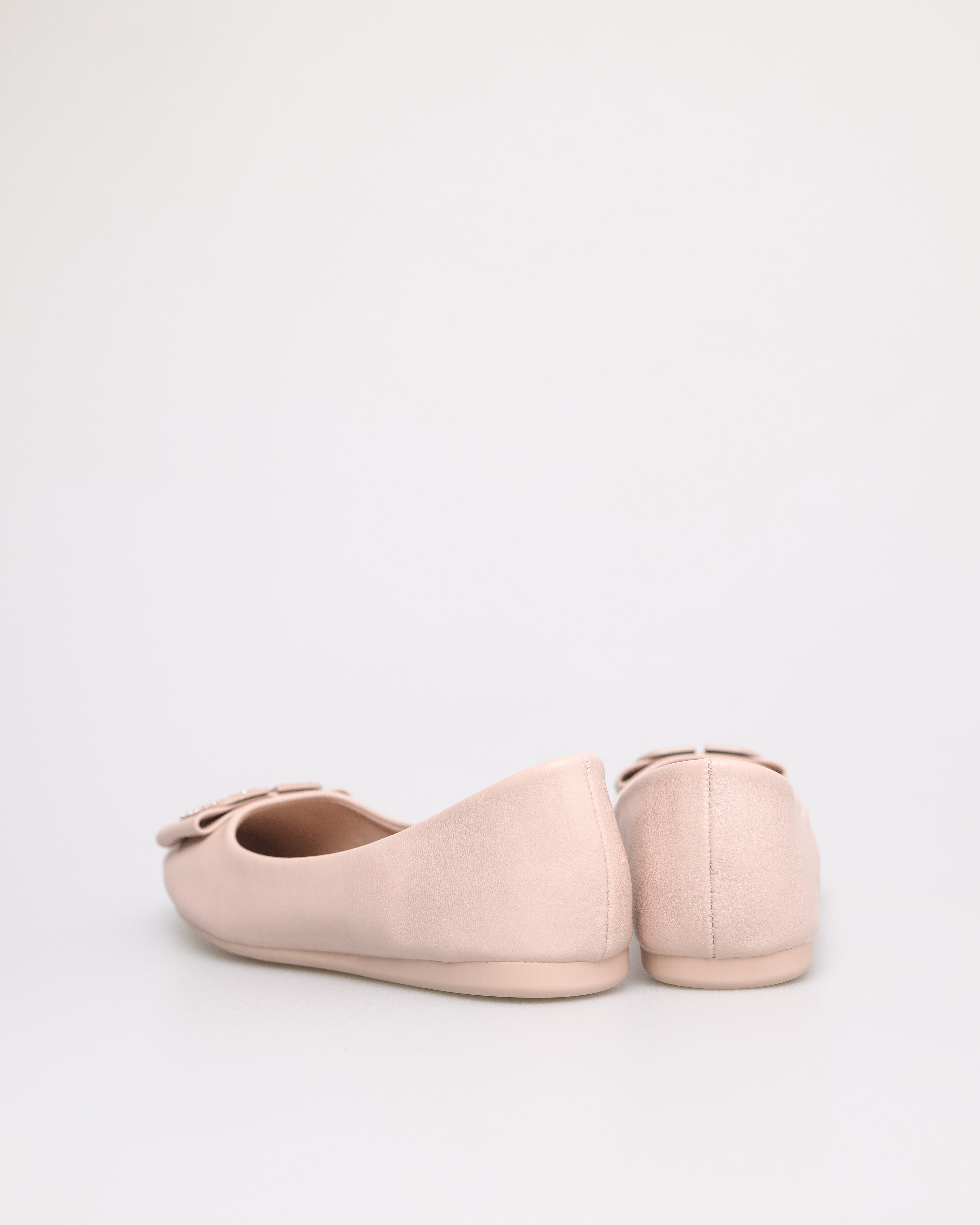 Tomaz NN255 Ladies Emblem Buckle Flats (Cream)