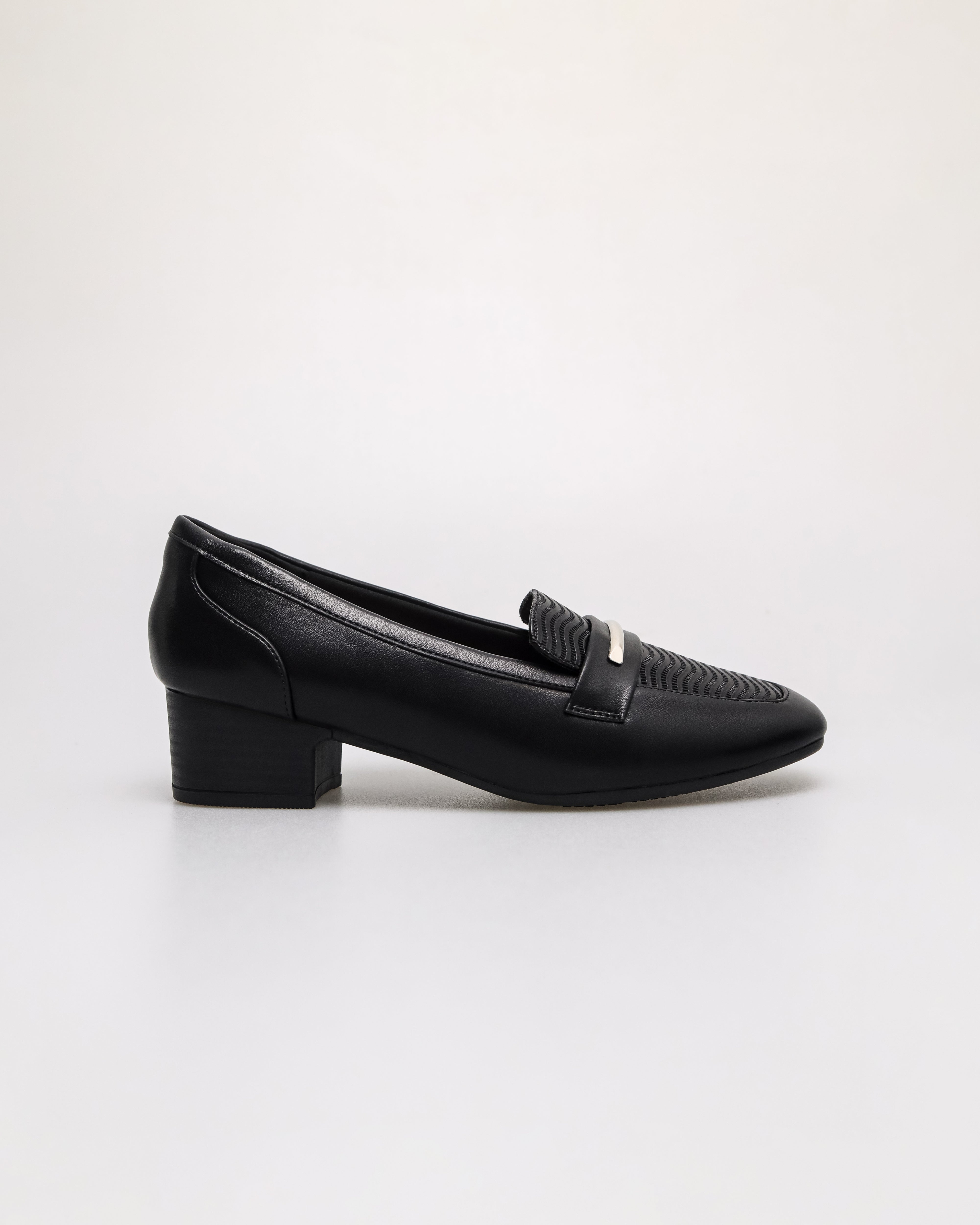 Tomaz NN368 Ladies Wavy Silvery Charm Loafers (Black)